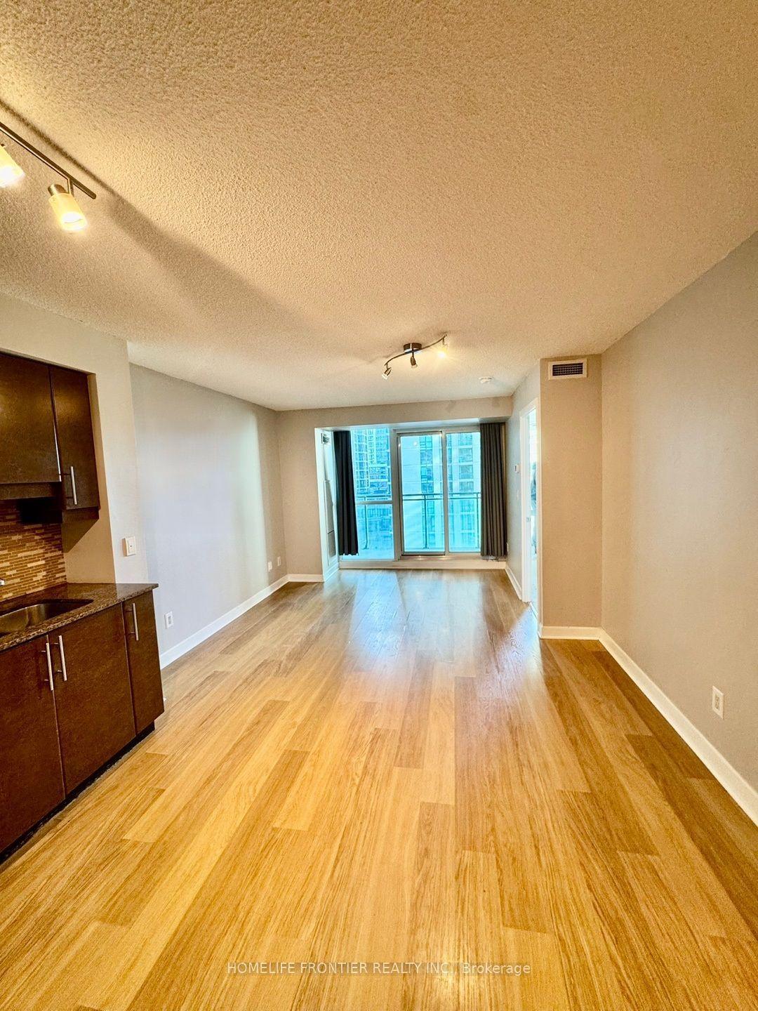 33 Bay Street 707 #707, Toronto — Condo for lease, photo 1