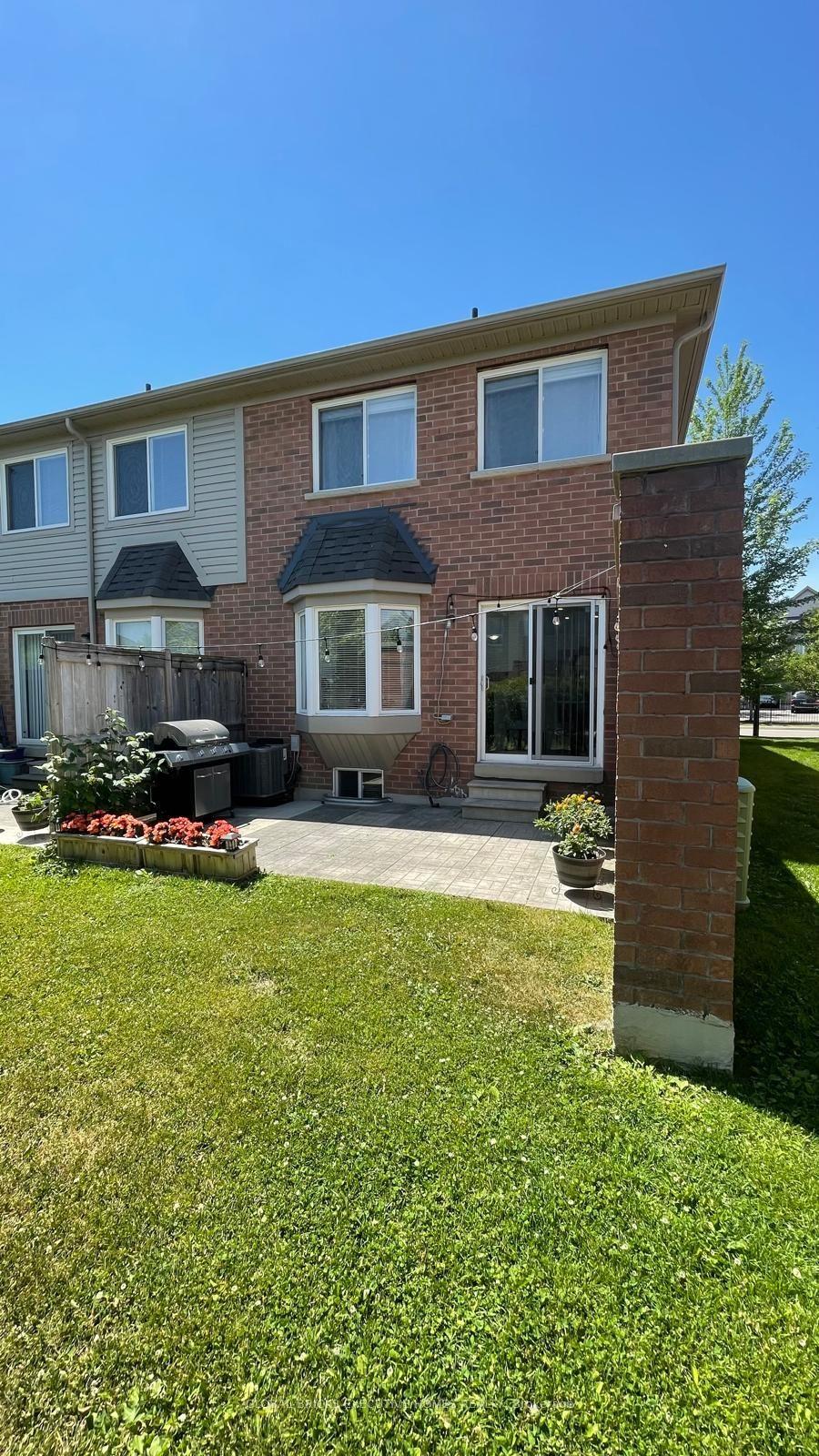 5255 Palmetto Place 11 #11, Mississauga — Condo Town for sale, photo 1
