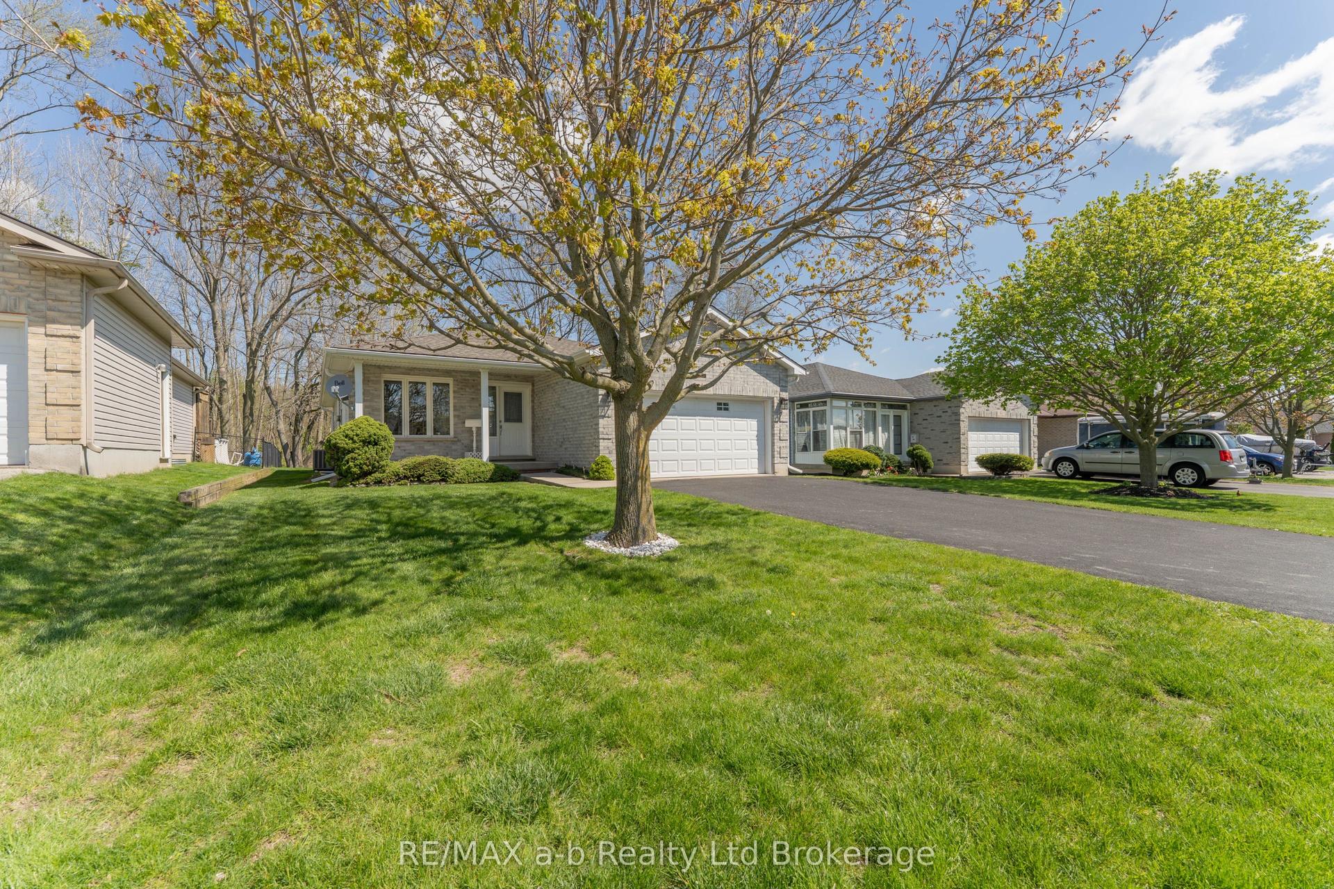 44 Beech Boulevard, Tillsonburg — Detached for sale, photo 1