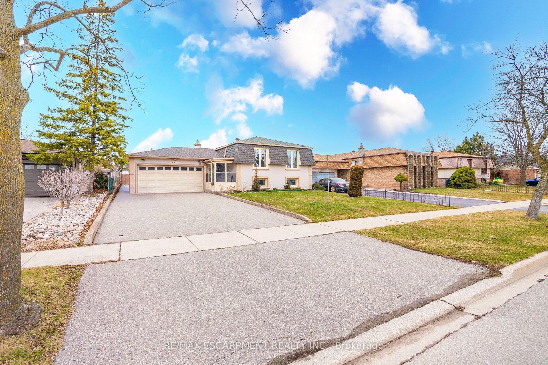 305 Pinegrove Road — photo 1