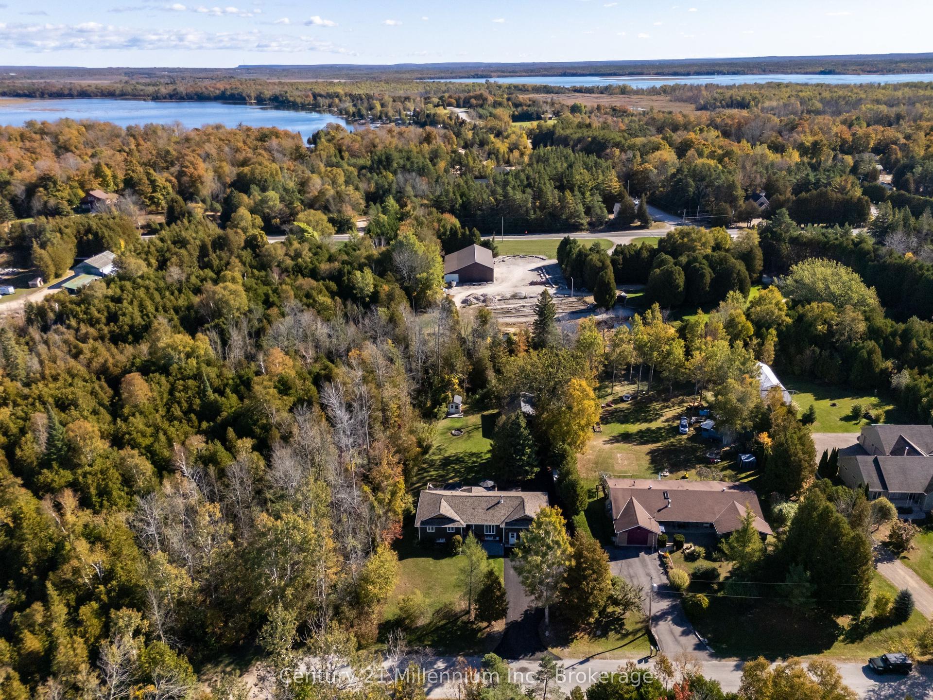 23 Pierce Street N, South Bruce Peninsula — Detached for sale, photo 1