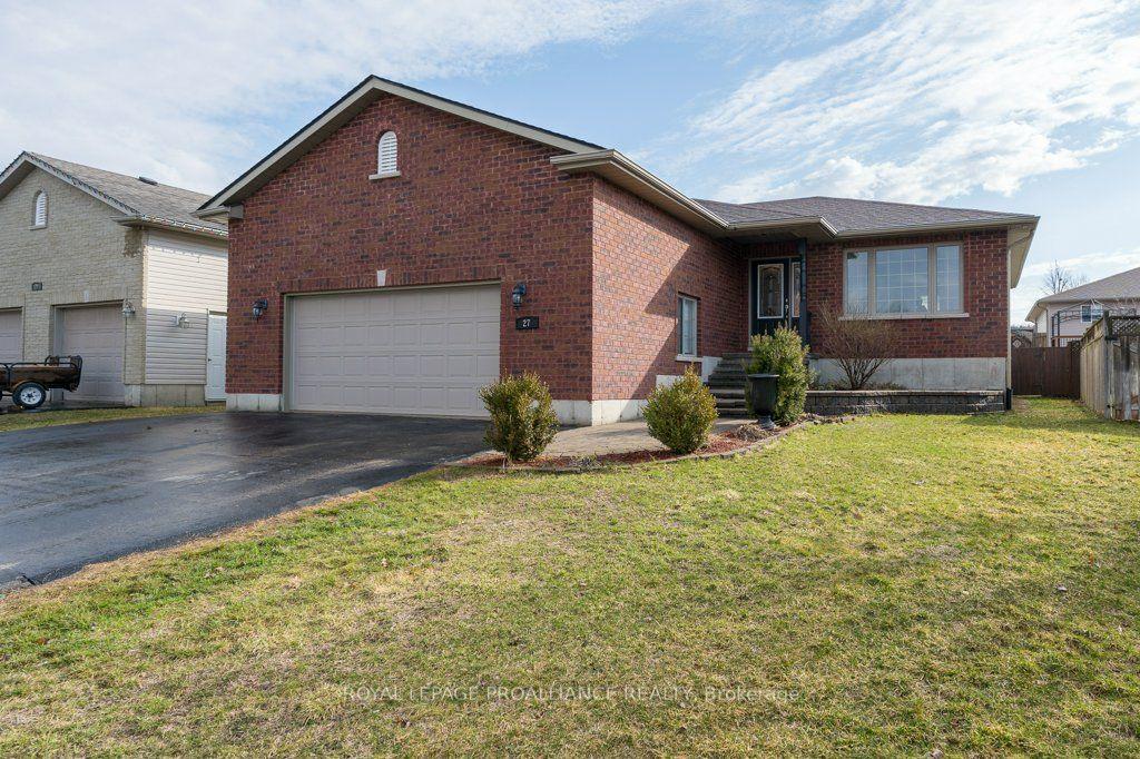 27 Forest Valley Drive — photo 1