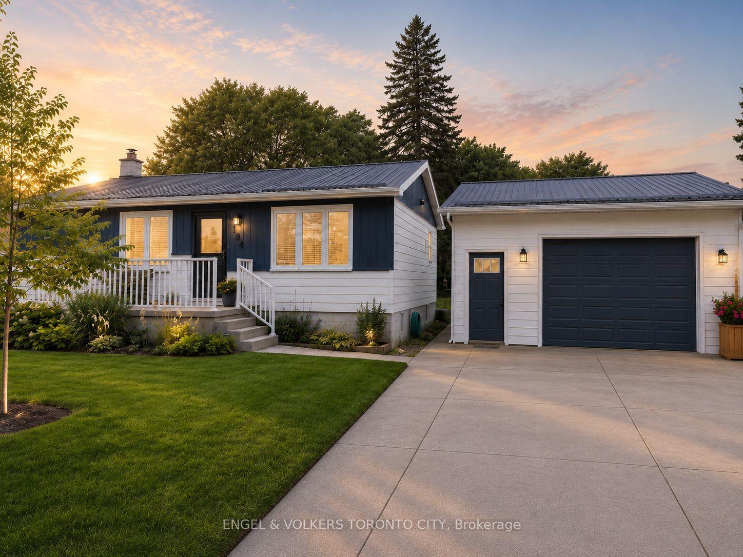 194 Library Street, Clearview — Detached for sale, photo 1