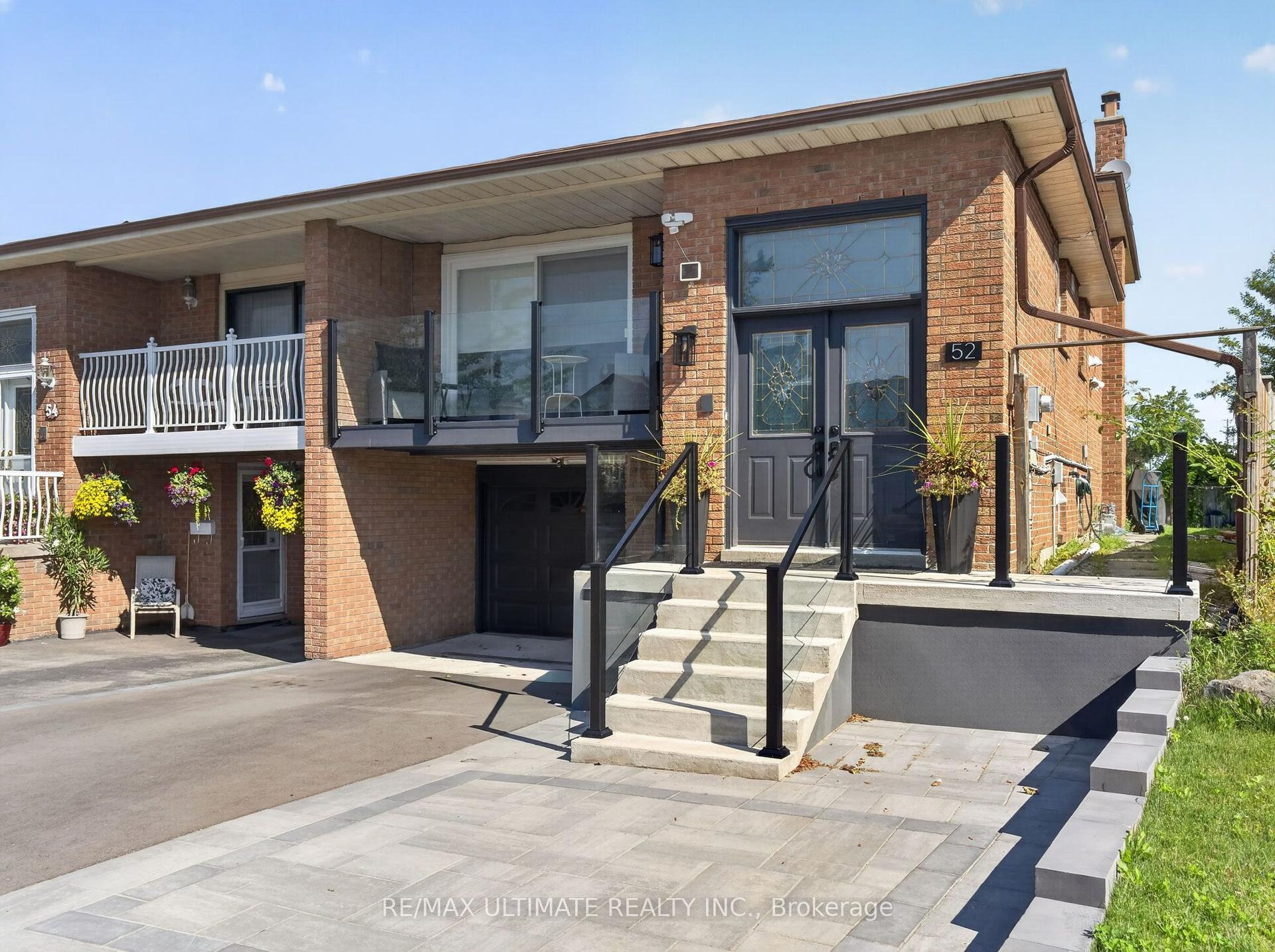 52 Revlis Crescent, Toronto — Semi-Detached for lease, photo 1