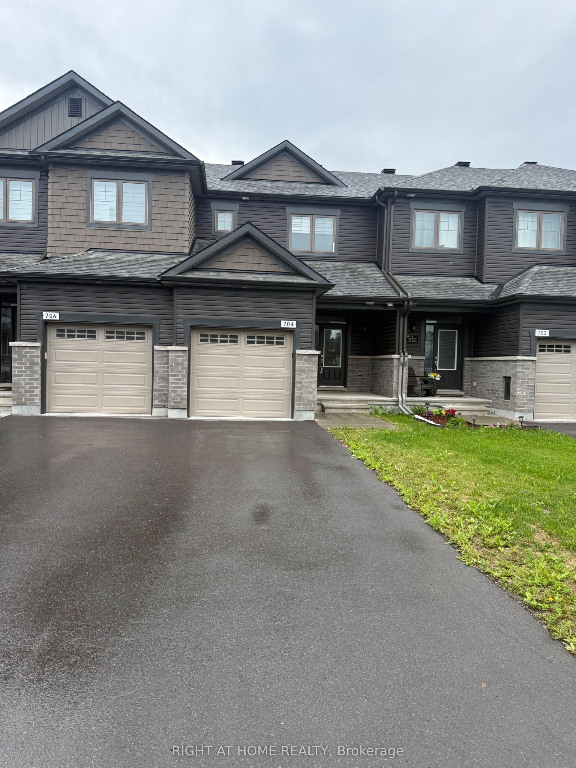704 PETANQUE Crescent — photo 1