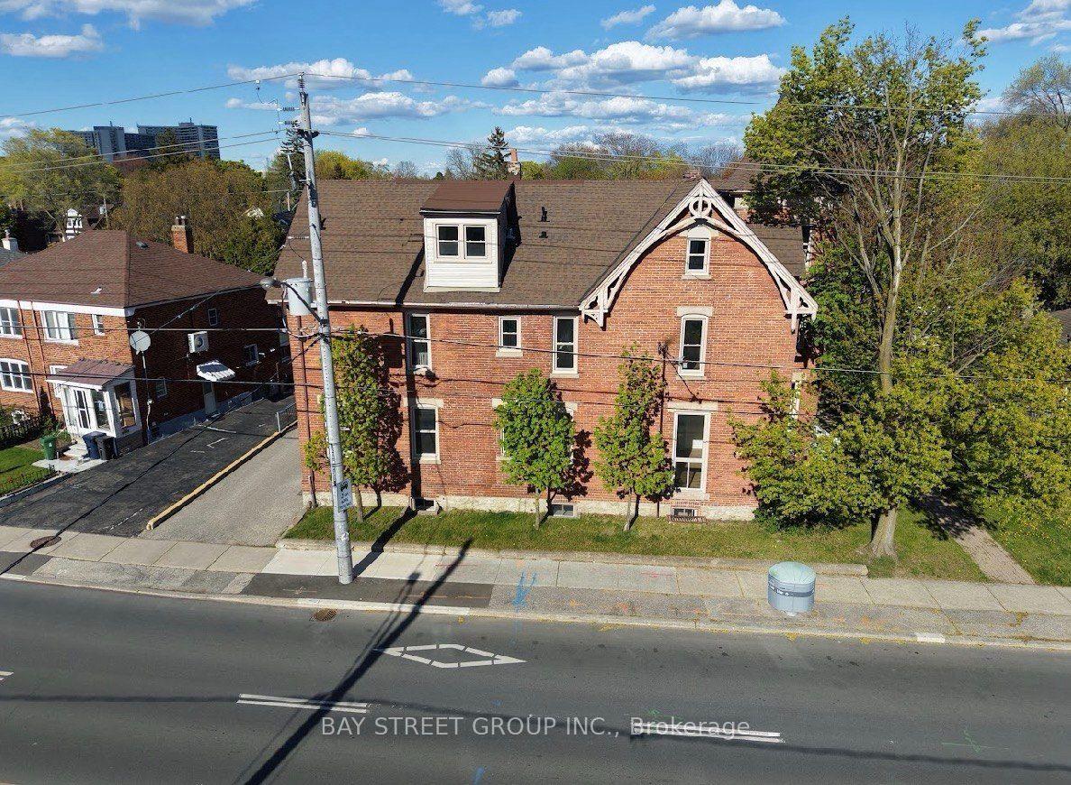 1311 Pape Avenue 2 #2, Toronto — Multiplex for lease, photo 1