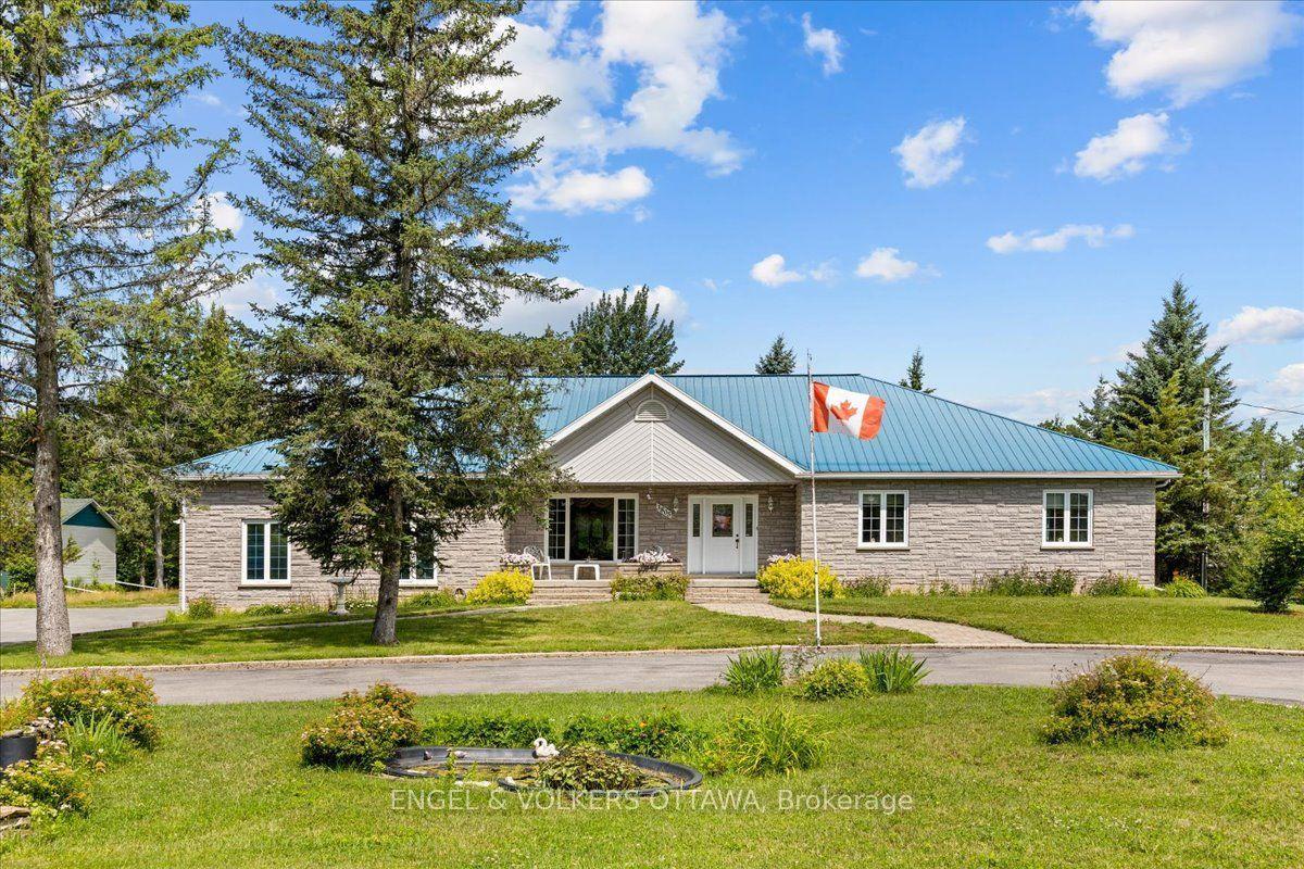 3805 Big Rideau Lake Road, Rideau Lakes — Detached for sale, photo 1