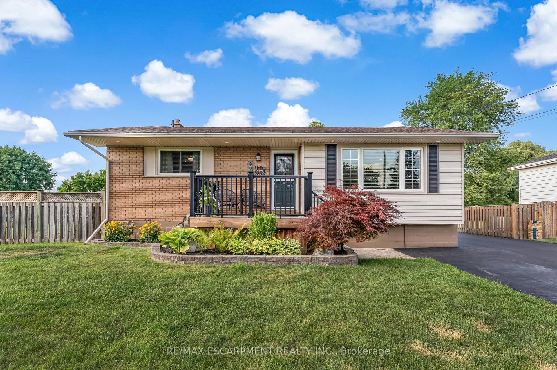 9924 Dickenson Road W — photo 1