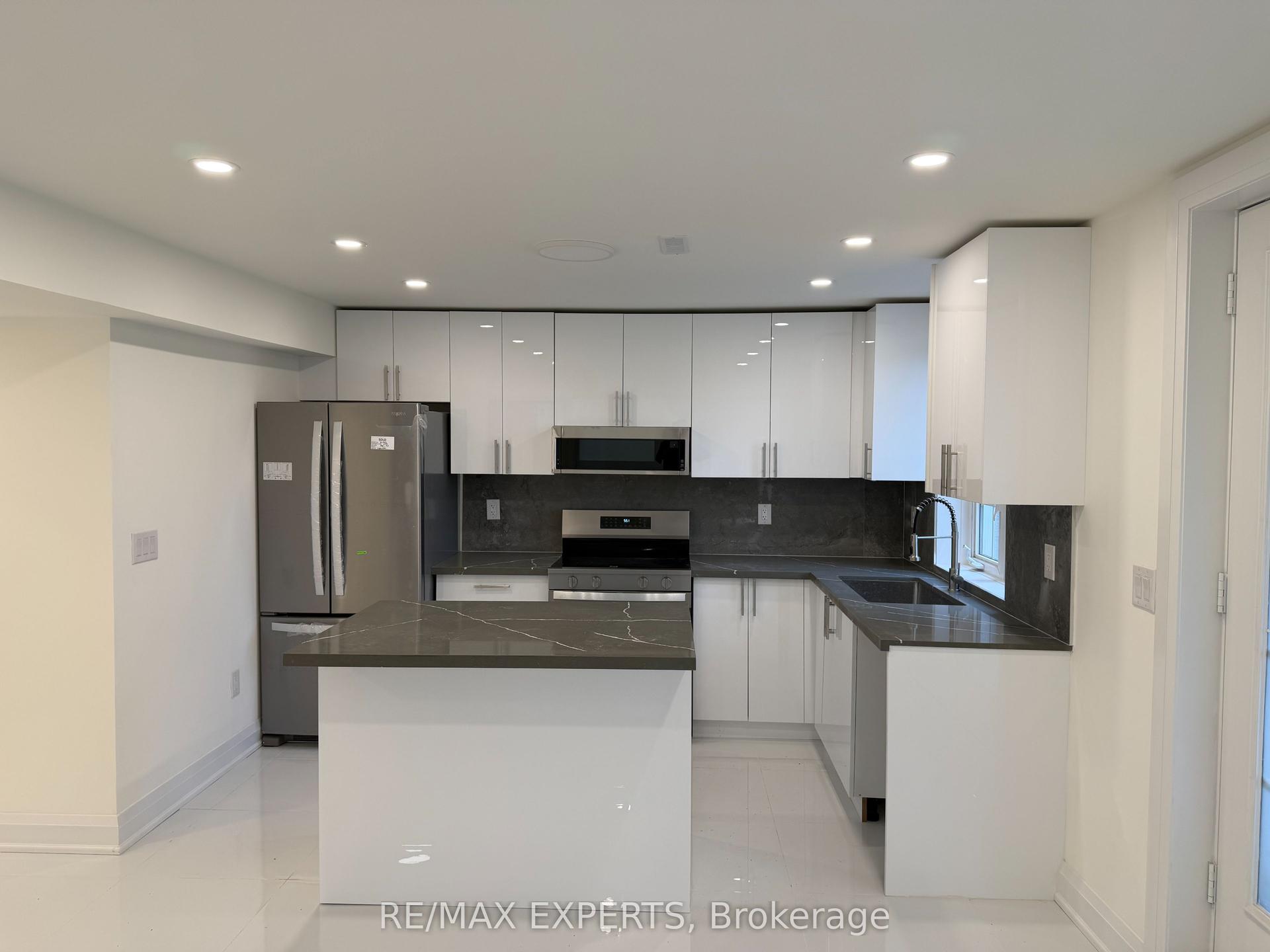 4 B Trailside Drive — photo 1