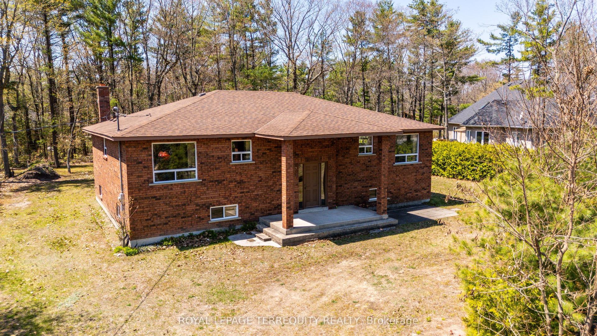 46 Stocco Circle, Tiny — Detached for sale, photo 1