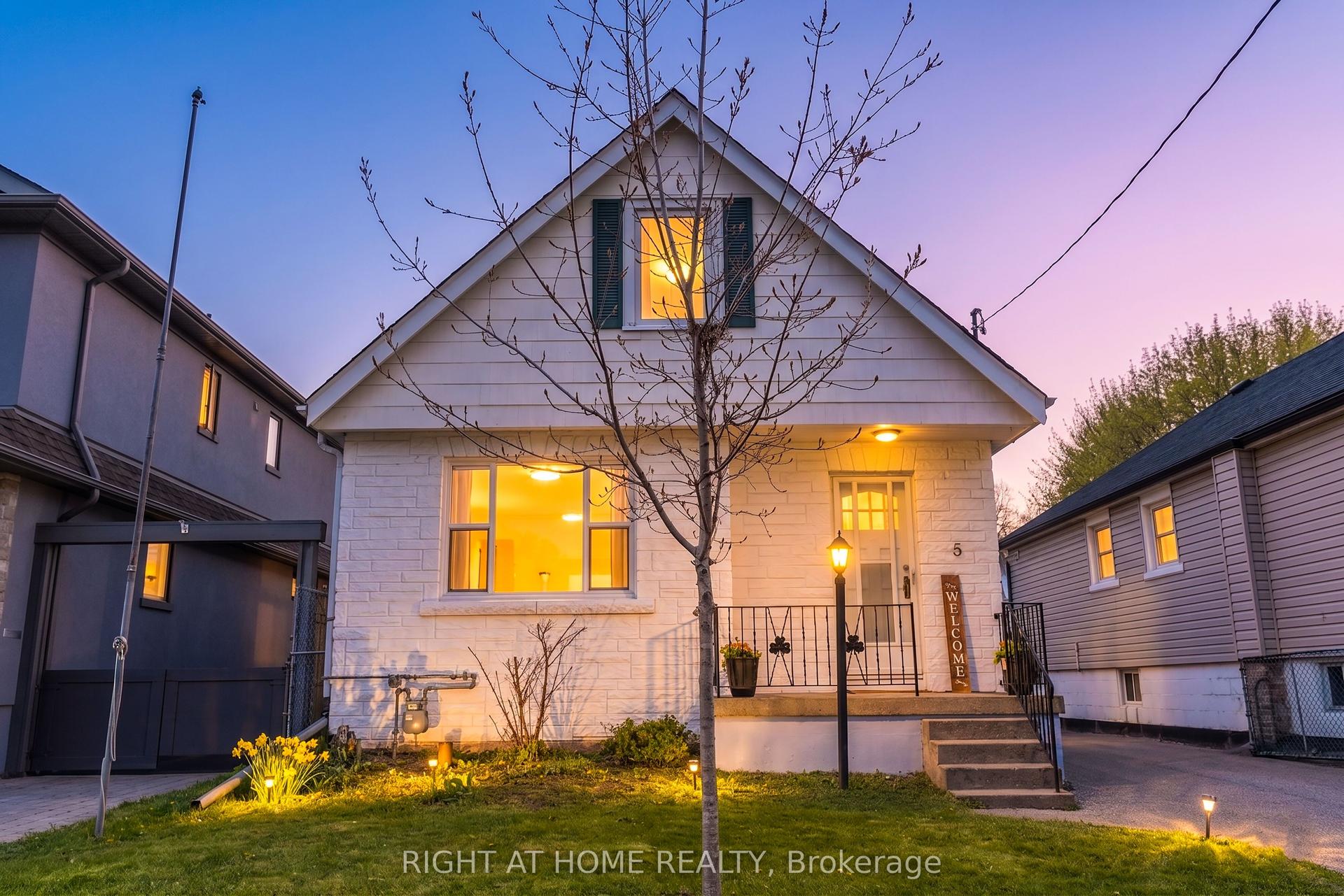 6 Vanbrugh Avenue — photo 1