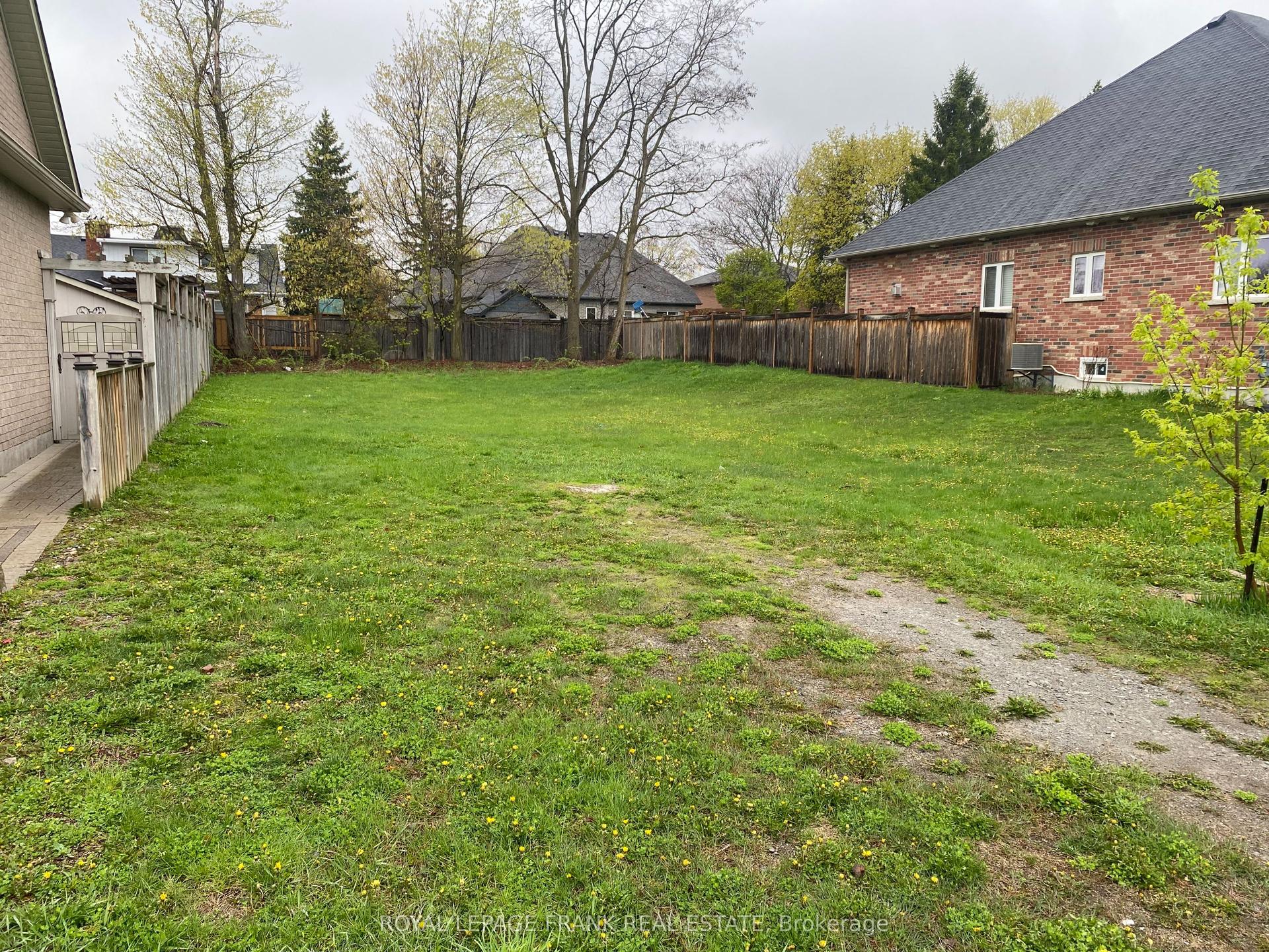 23 Corvinelli Street — photo 1