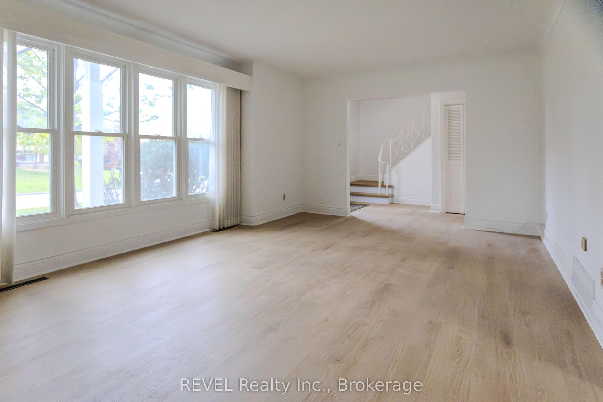 19 Woodington Crescent, St. Catharines — Detached for lease, photo 1
