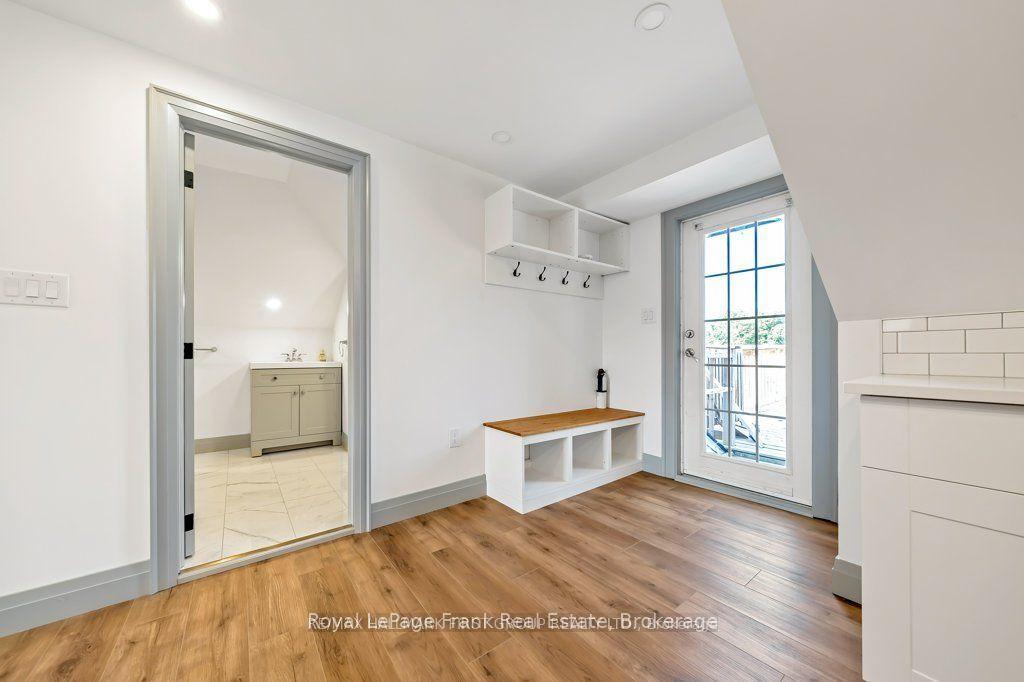622 Simcoe Street N 3rd Flr #3rd Flr — photo 1
