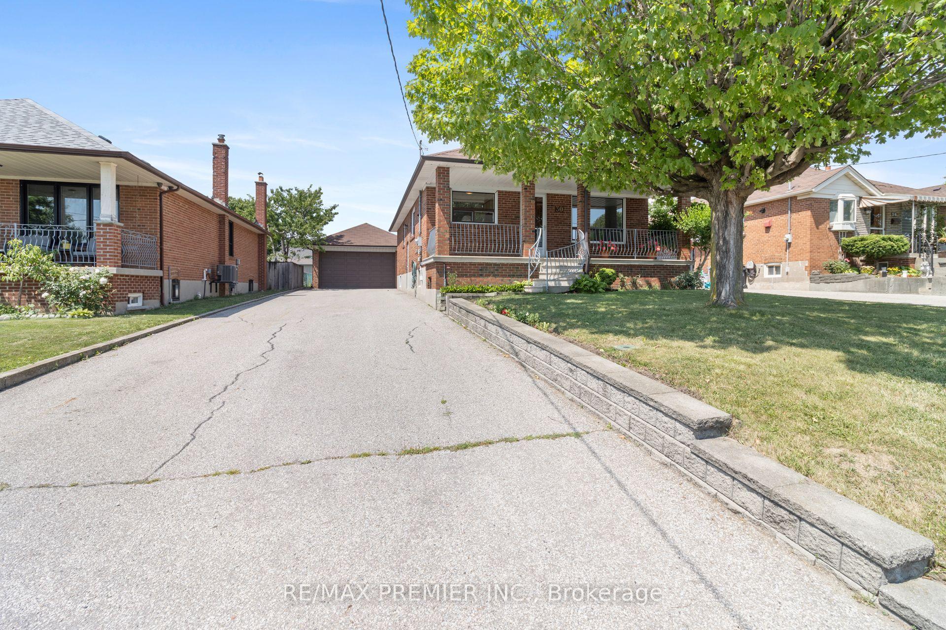30 Forthbridge Crescent, Toronto — Detached for sale, photo 1