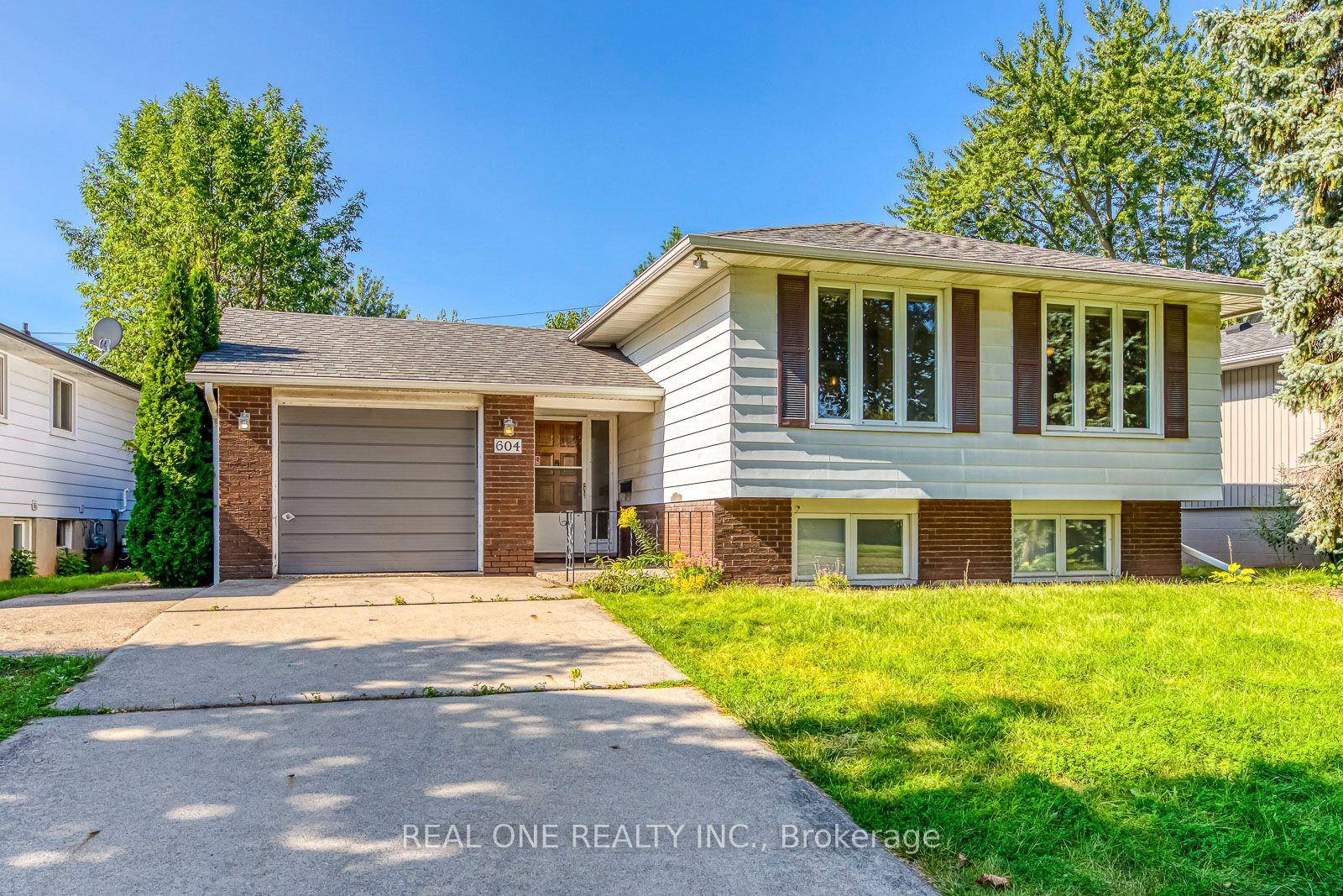 604 Bridle Wood — photo 1