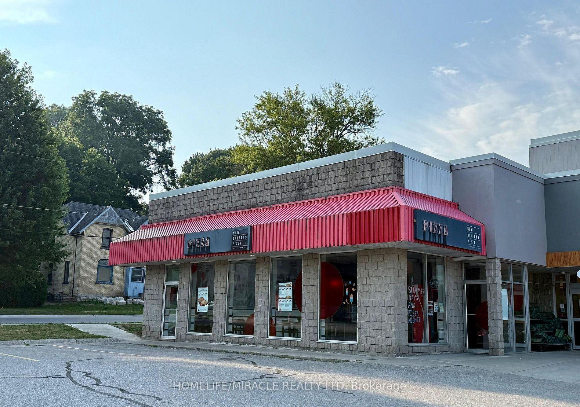 84 Wellington Street S — photo 1