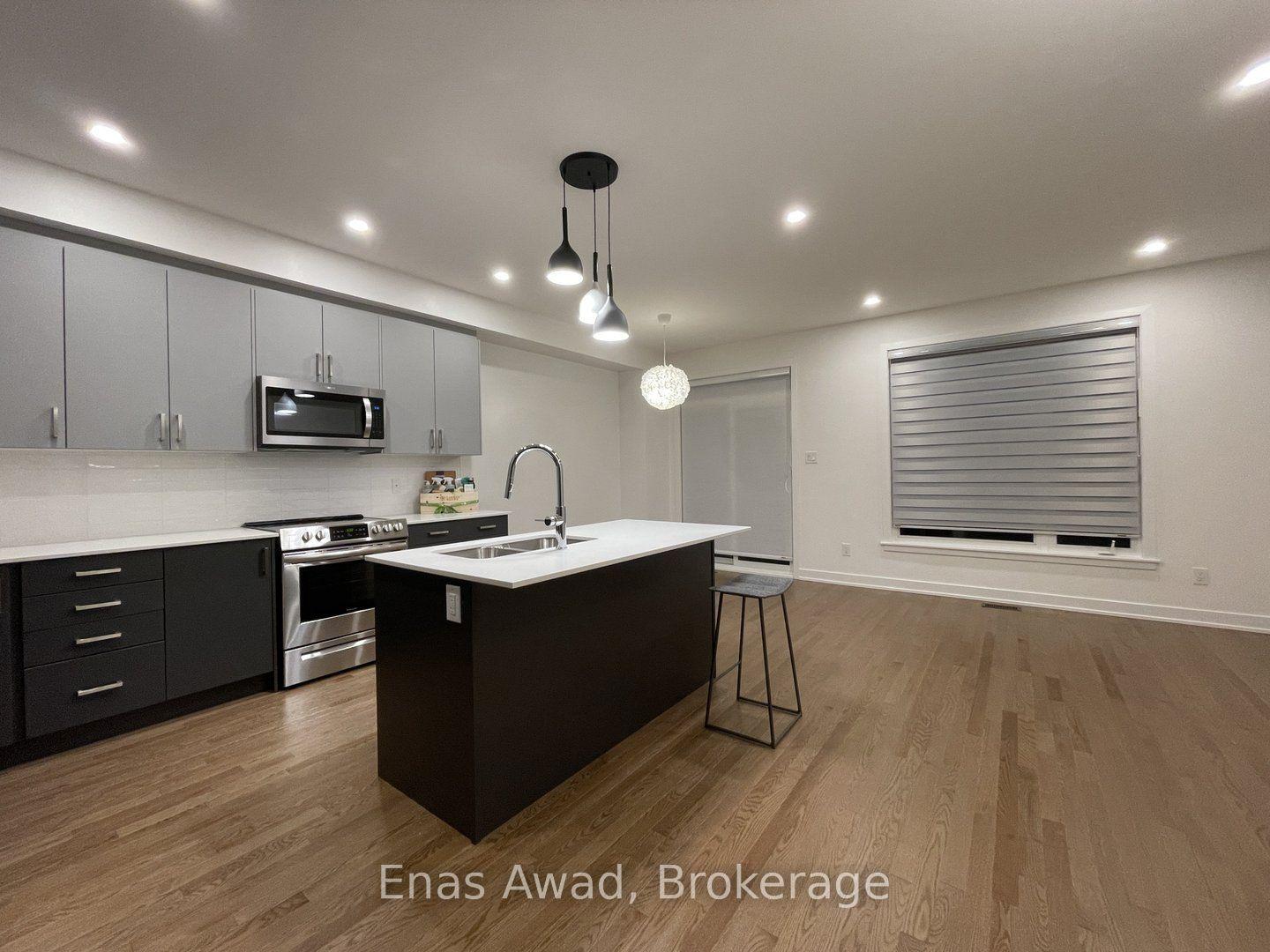 54 Overberg Way, Kanata — Townhouse for lease, photo 1