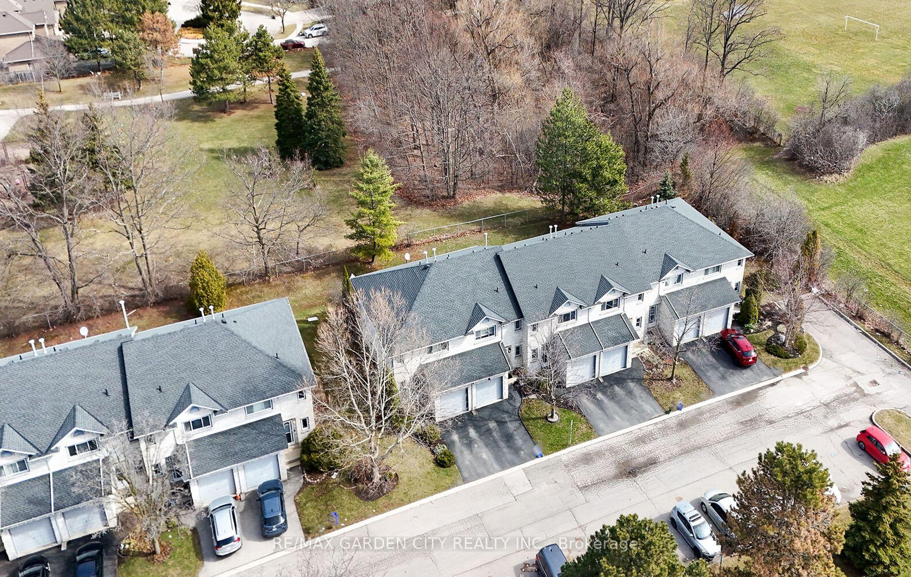 2 Royalwood Court 59 #59 — photo 1