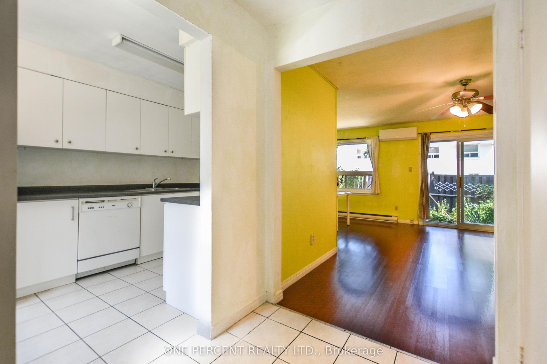 2550 Birchmount Road 20 #20, Toronto — Condo Town for sale, photo 1