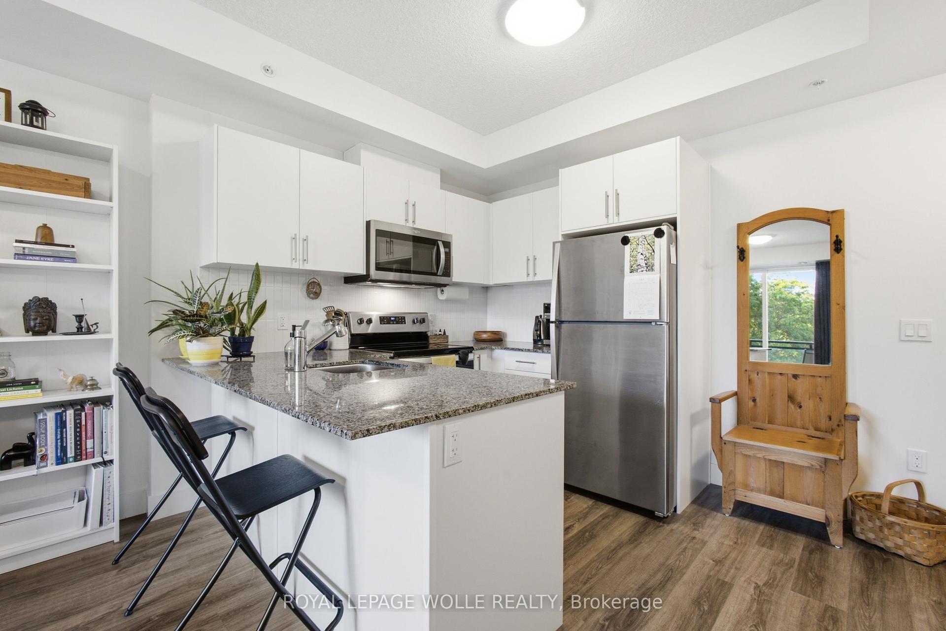 107 Roger Street 308 #308, Waterloo — Condo for sale, photo 1