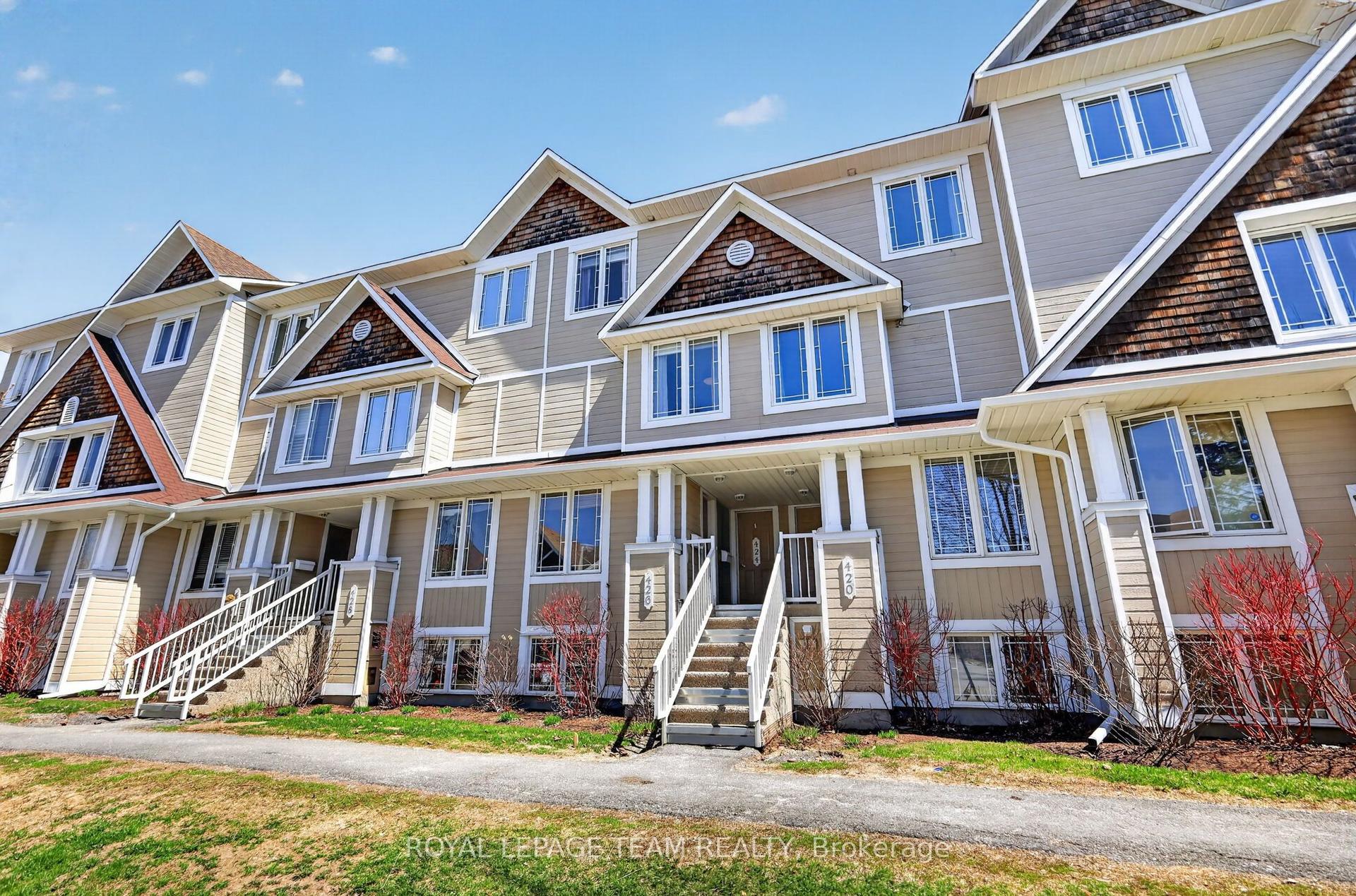 424 Hillsboro Private 13 #13 — photo 1