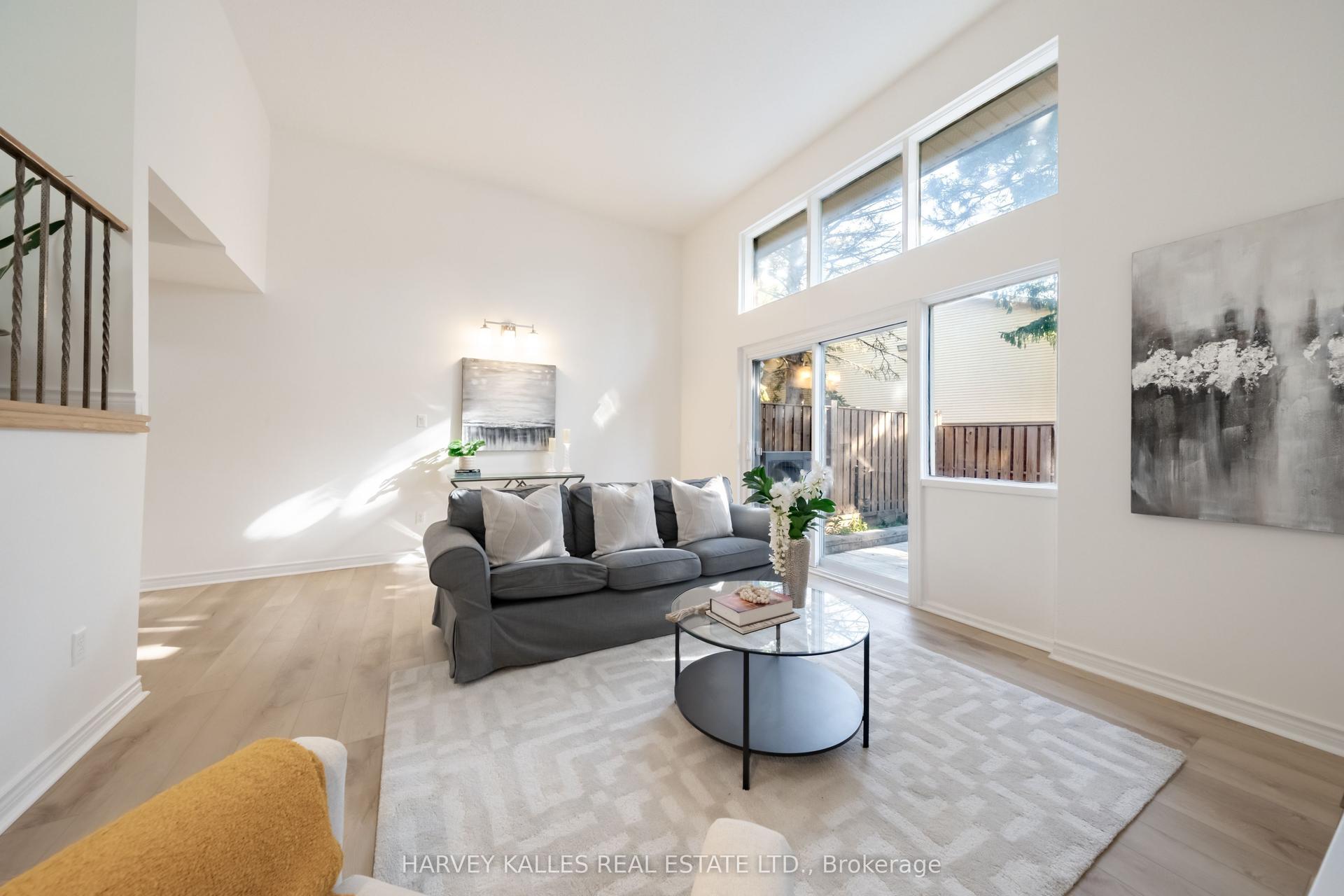 102 Jenny Wren Way, Toronto — Condo Town for sale, photo 1