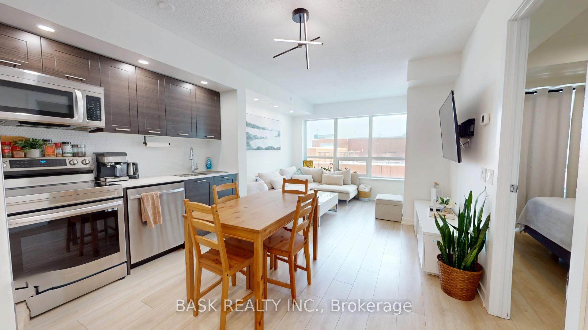 2220 Lake Shore Boulevard W 406 #406 — photo 1
