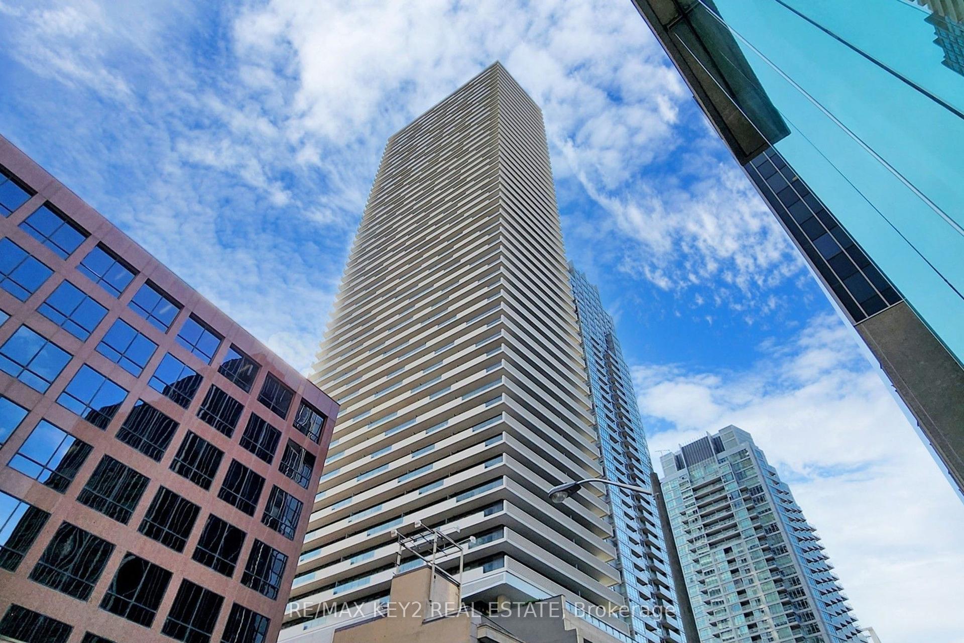 2221 Yonge Street 4904 #4904, Toronto — Condo for lease, photo 1