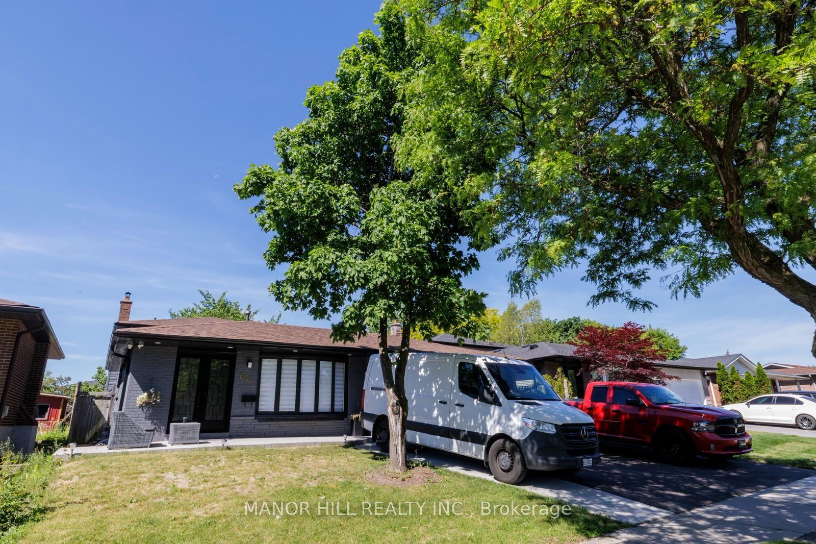 654 Eaglemount Crescent — photo 1