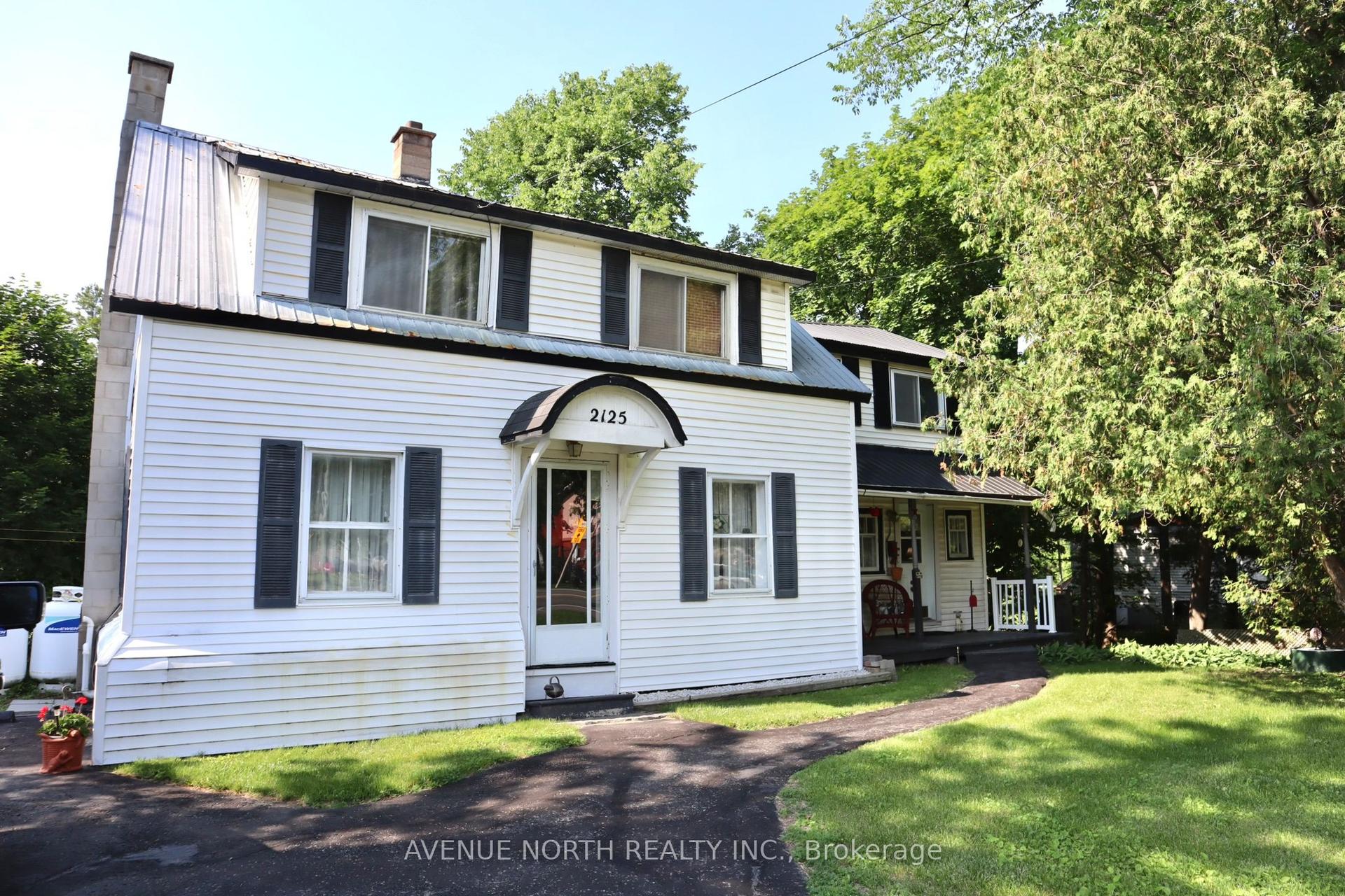 2125 Old Montreal Road — photo 1
