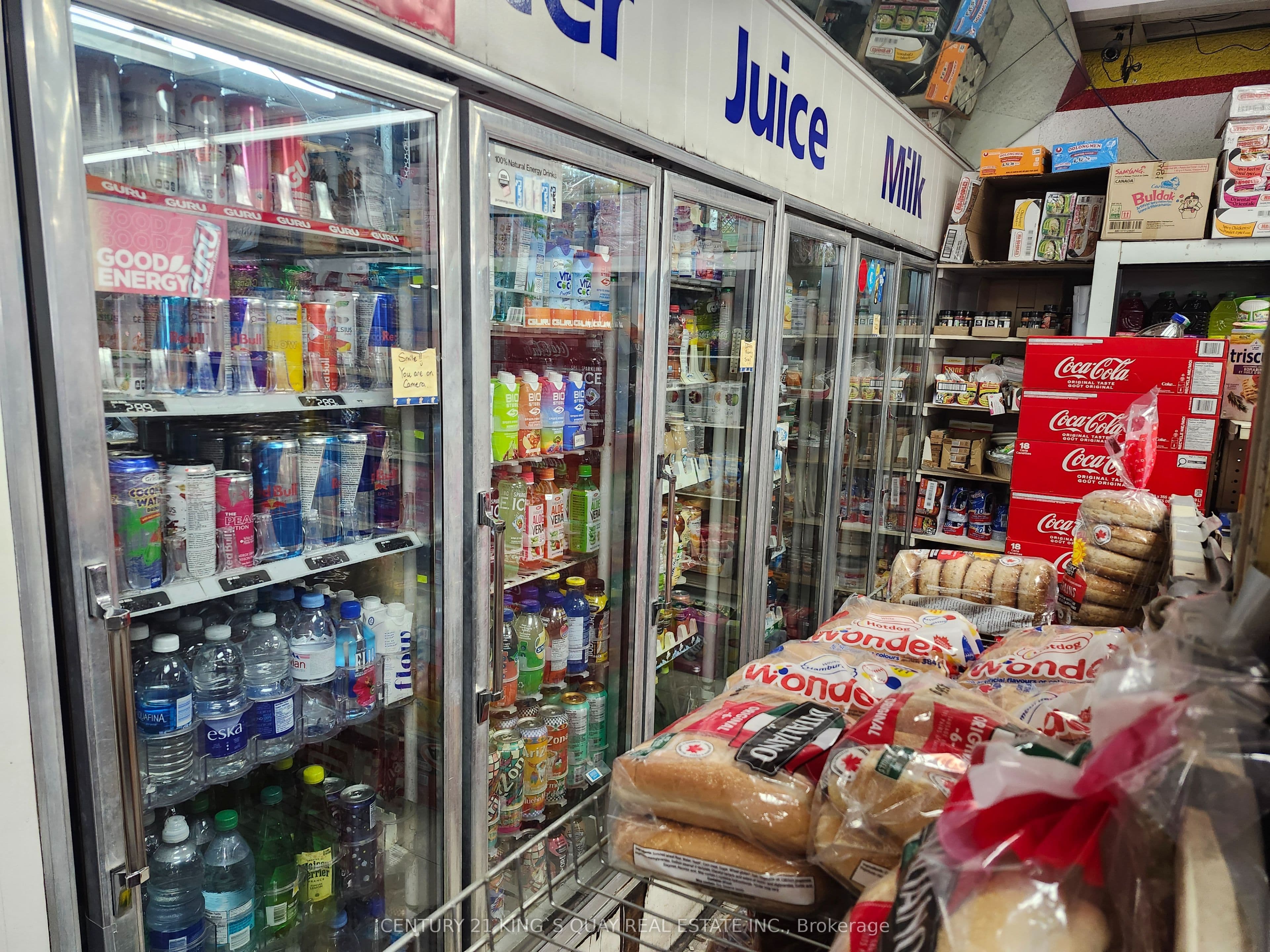 1478 Dundas Street W — photo 1