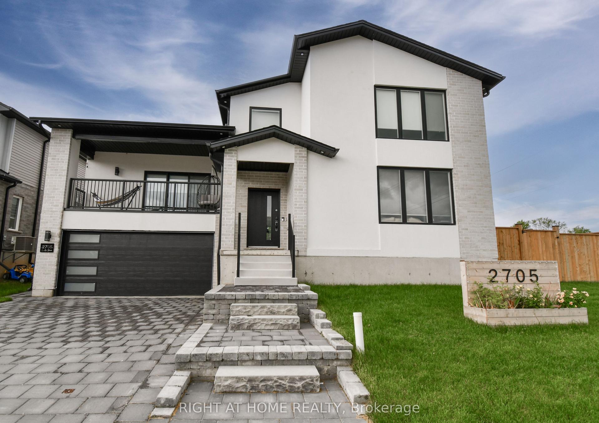 2705 Oriole Drive, London South — Detached for lease, photo 1