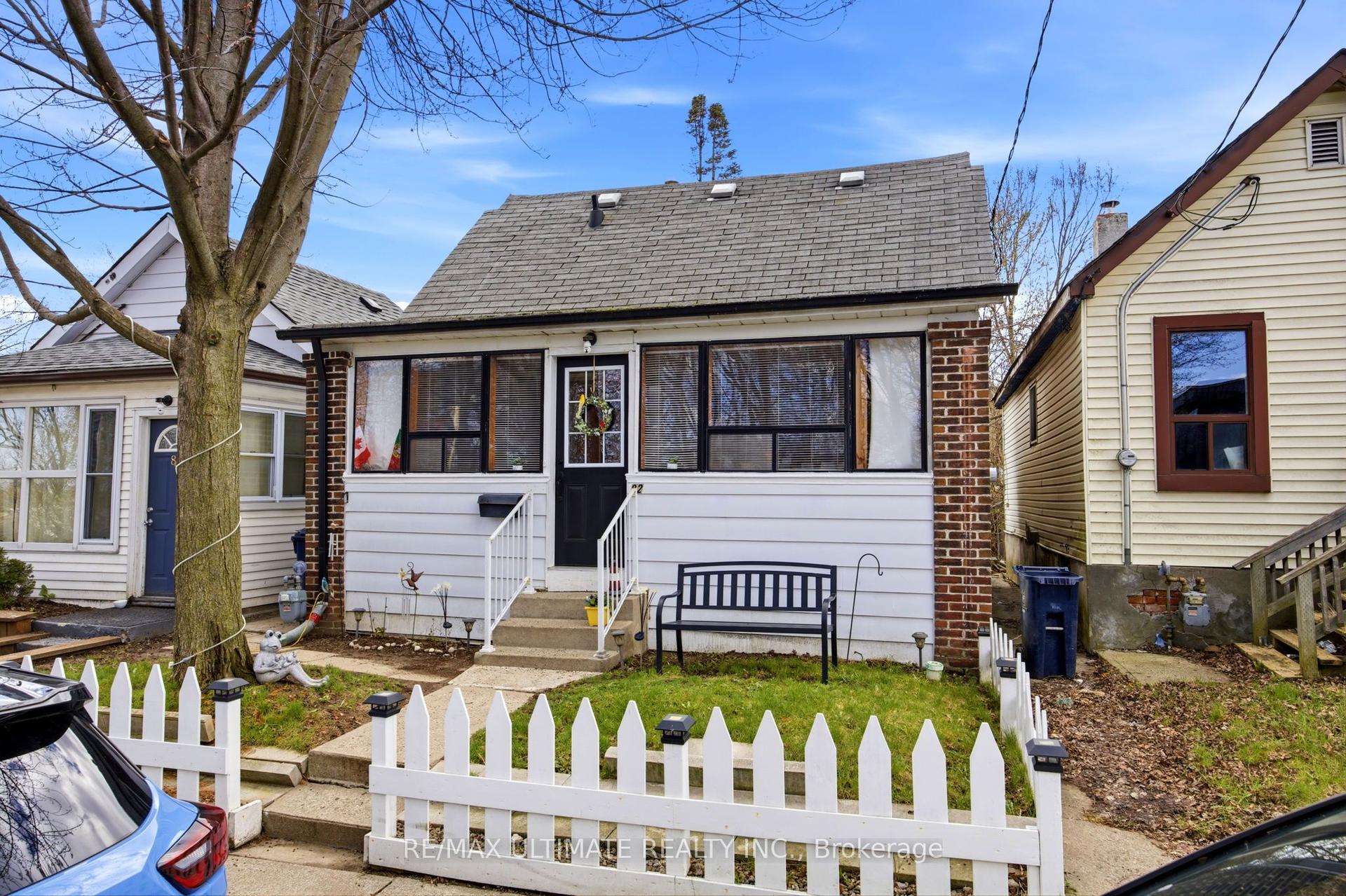 82 Beechwood Avenue, Toronto — Detached for sale, photo 1