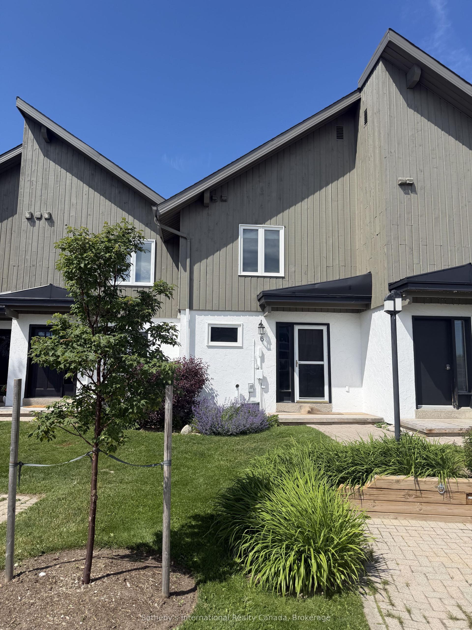 104 Kellie's Way 6 #6, Blue Mountains — Condo Town for lease, photo 1