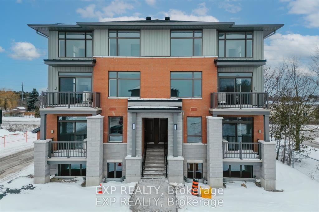 201 Silhouette Private, Barrhaven — Condo Town for lease, photo 1