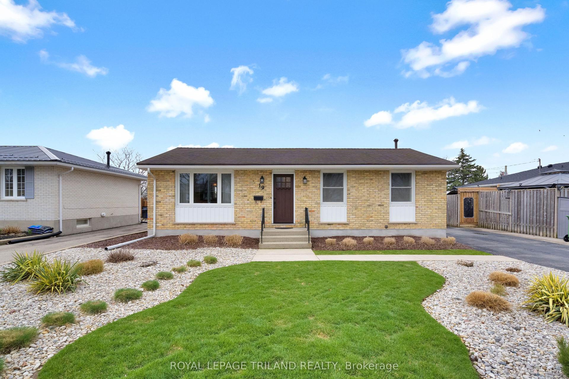 19 Sparta Street — photo 1