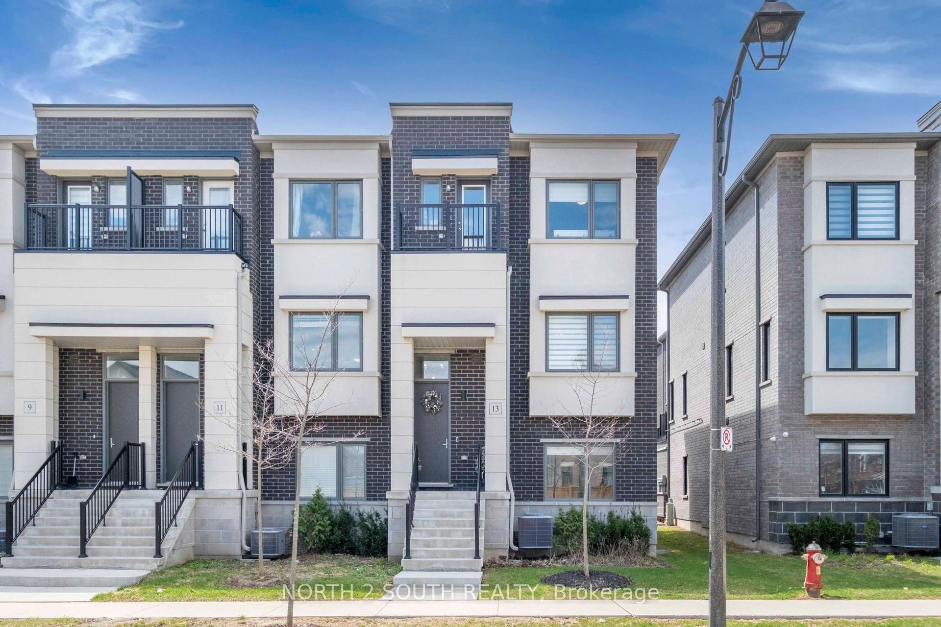 13 Lambert Lane — photo 1