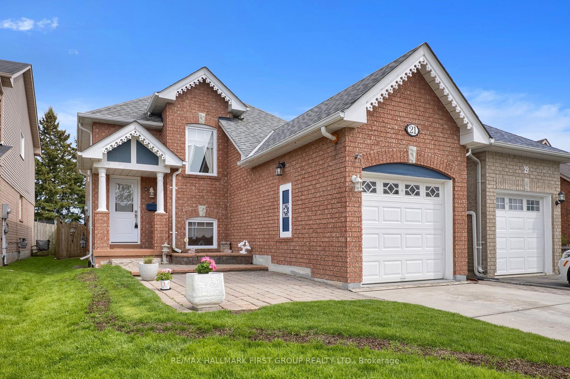 21 Abernethy Crescent — photo 1