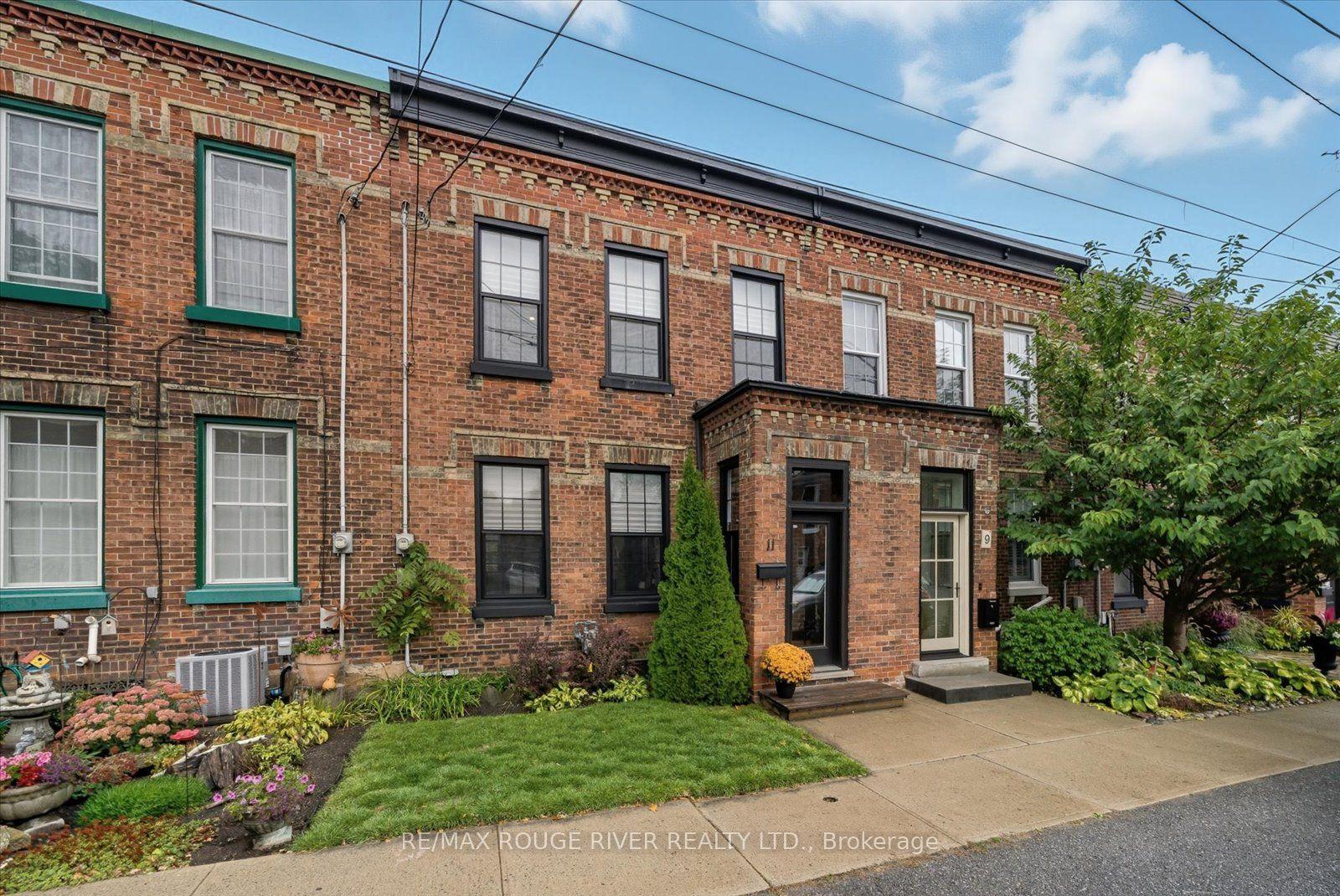 11 Bramley Street N — photo 1