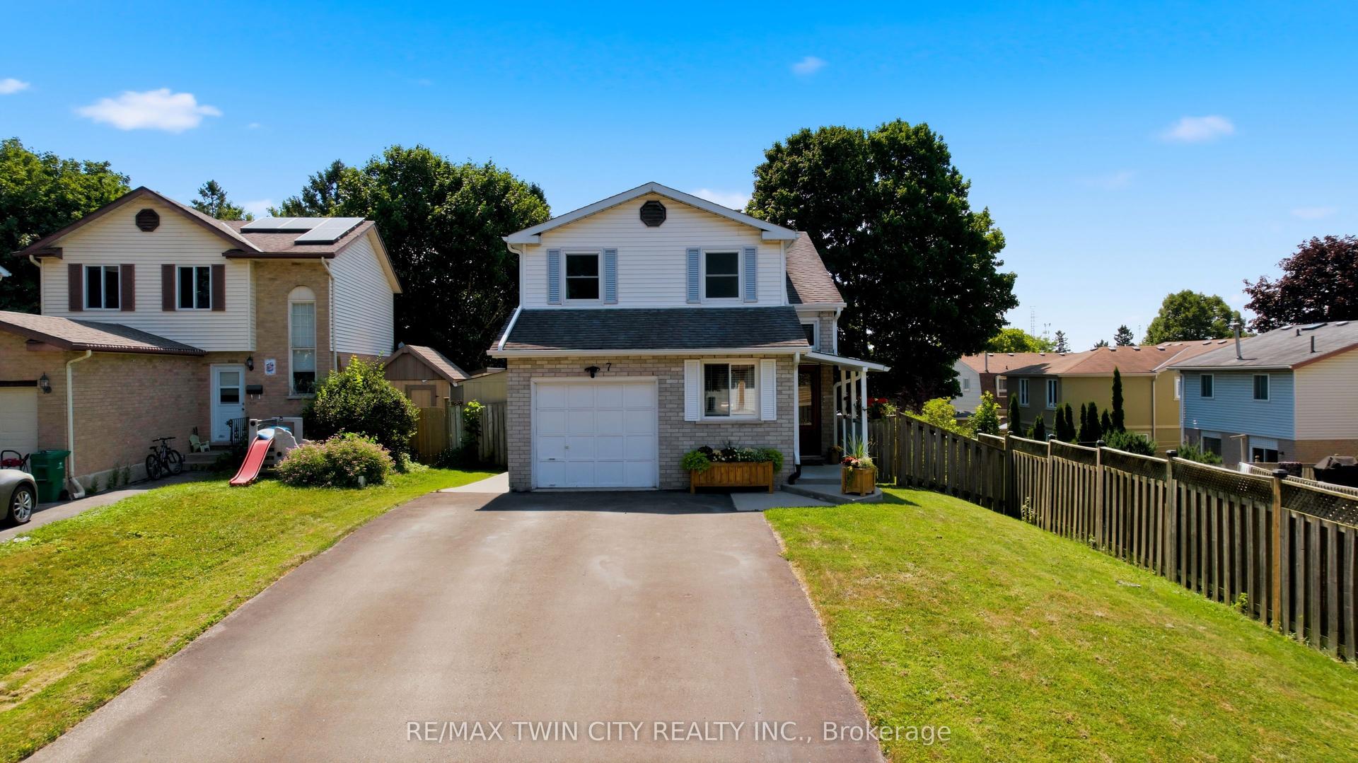 7 Glendan Court, Cambridge — Detached for sale, photo 1