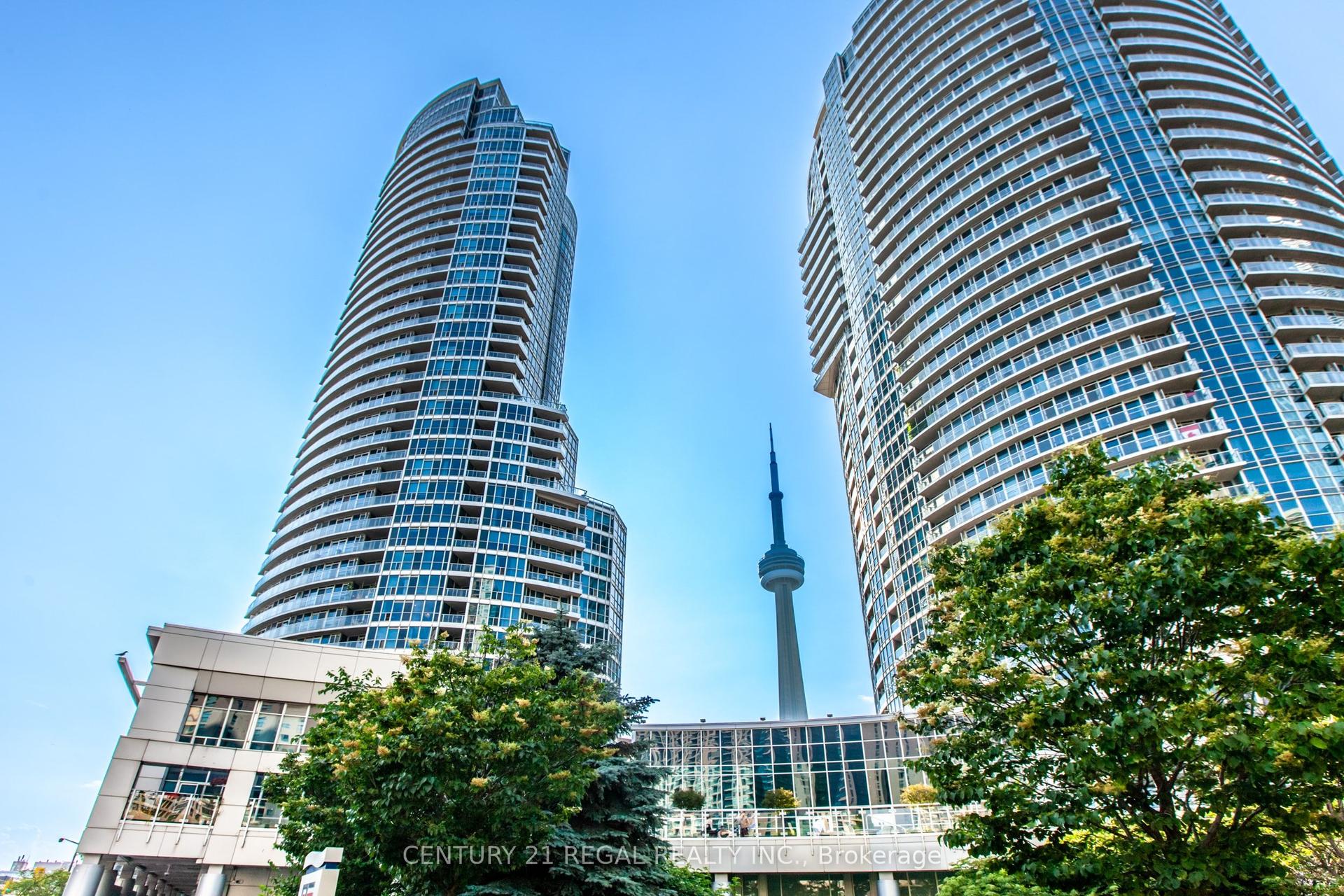 208 Queens Quay W 1714 #1714 — photo 1