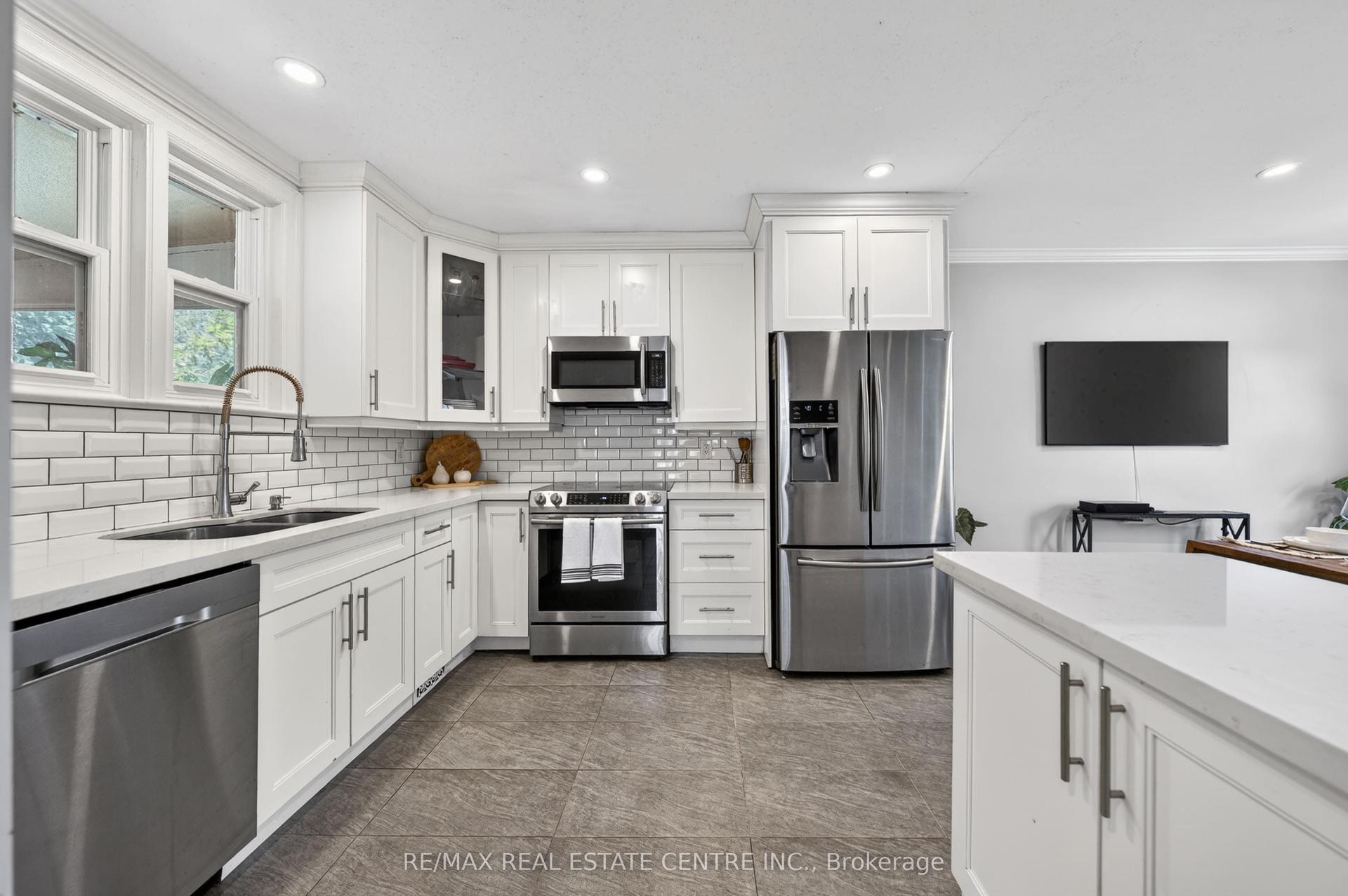 154 Bridgeport Road E — photo 1