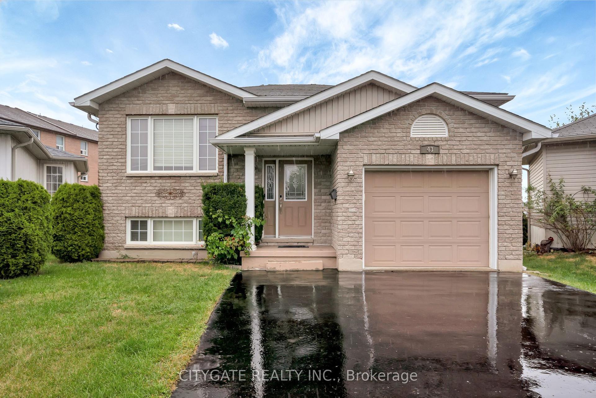 43 Follwell Crescent — photo 1