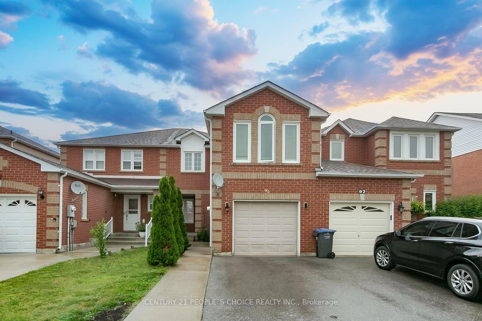 90 White Tail Crescent, Brampton — Townhouse for sale, photo 1