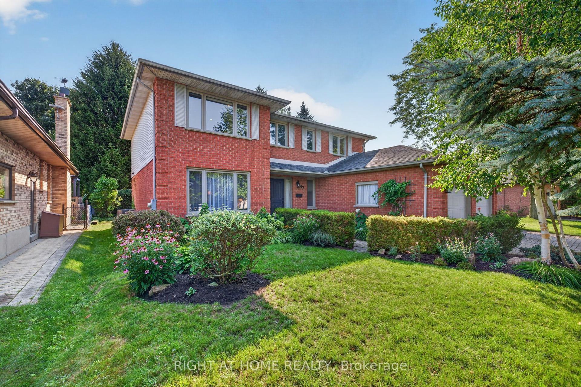 47 Robinson Lane, London North — Detached for sale, photo 1