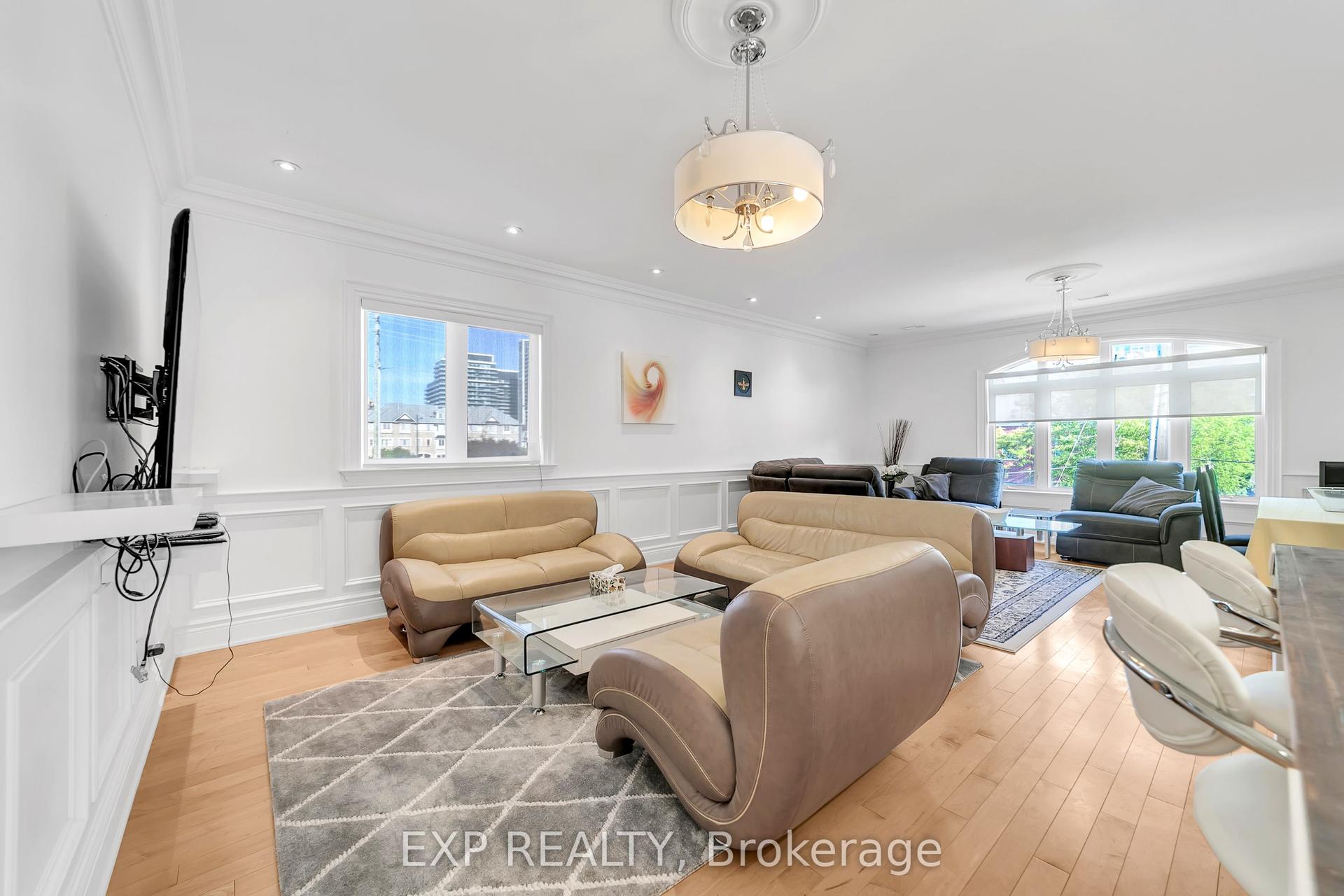 2 Mackay Drive 2nd Floor #2nd Floor, Richmond Hill — Detached for lease, photo 1