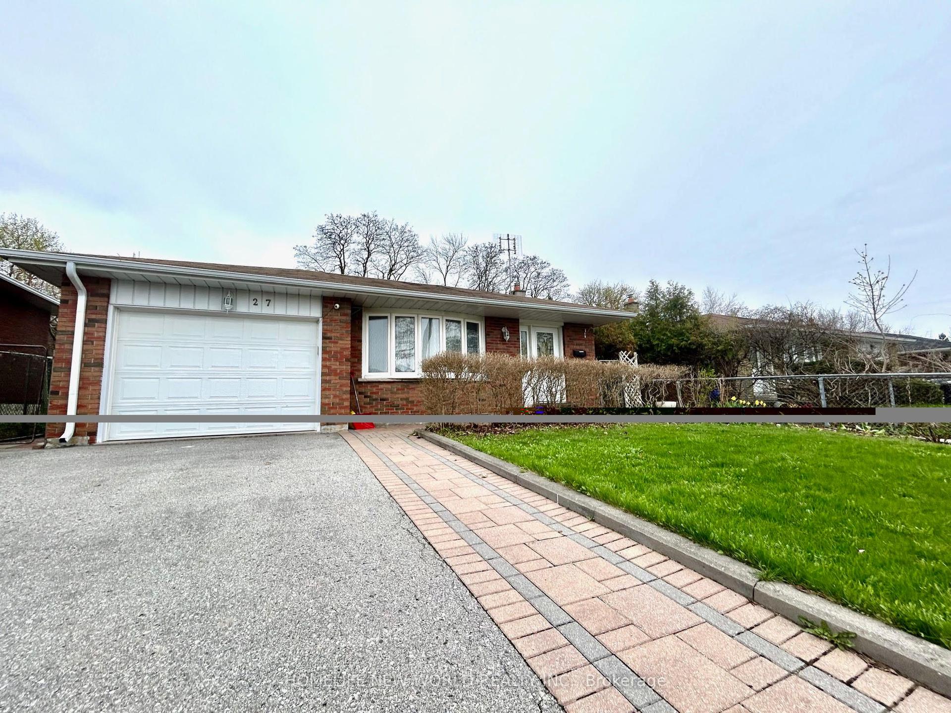 27 Hayward Crescent Upper #Upper — photo 1