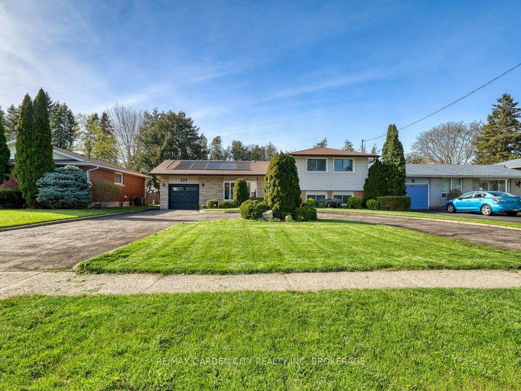 171 Lakeshore Road — photo 1