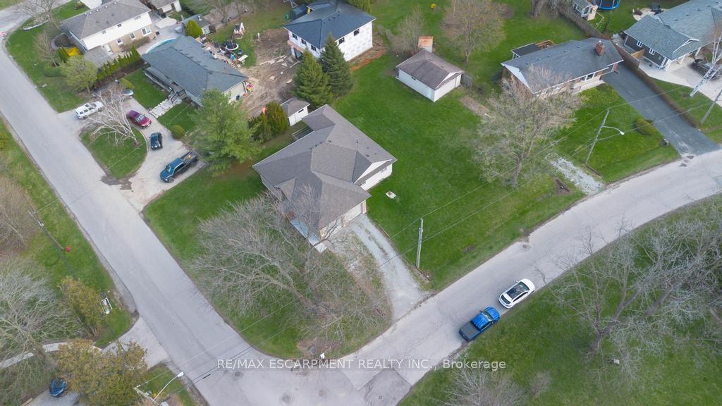 80 Lister Avenue — photo 1